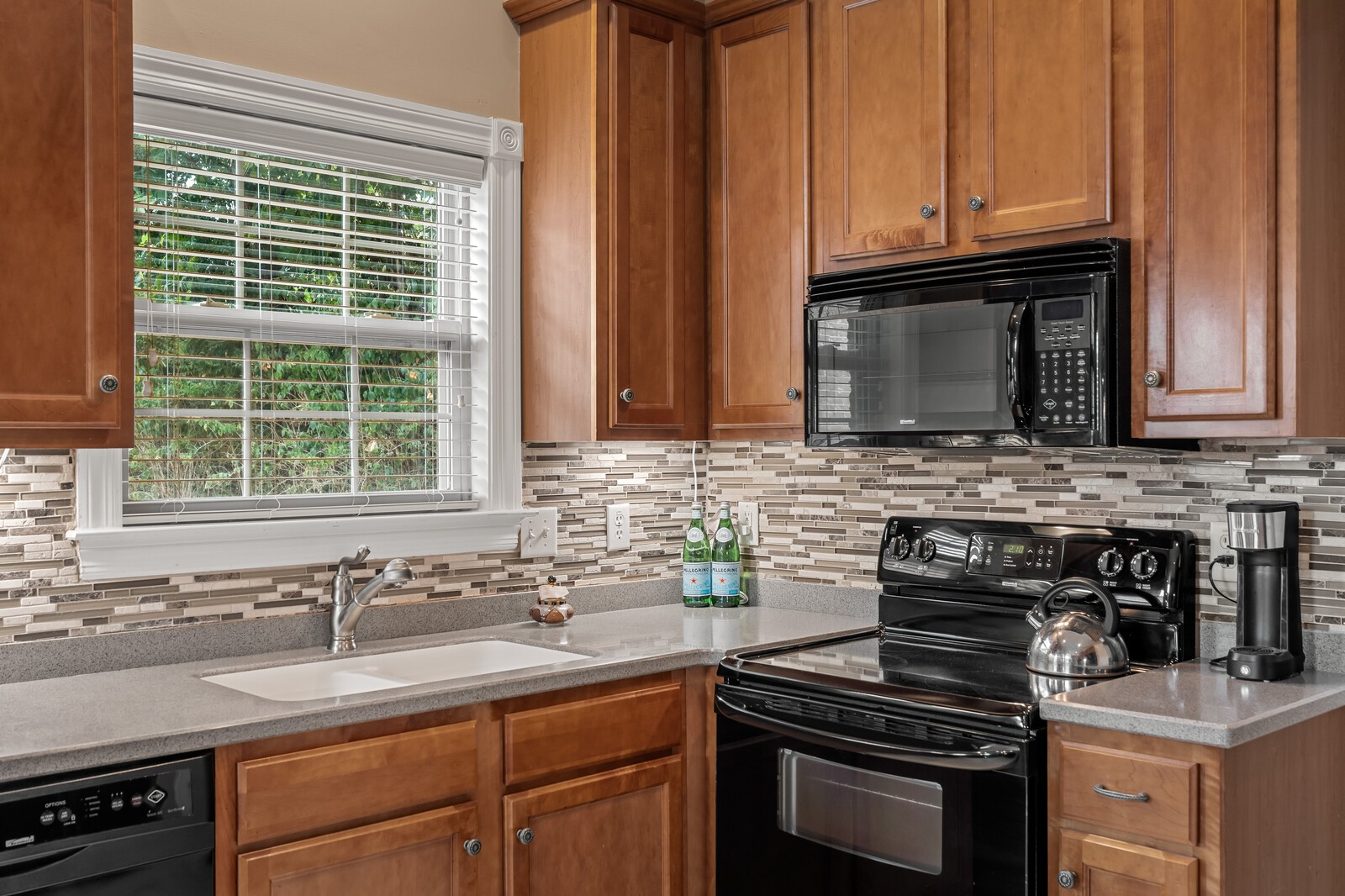 320 Riverstone Blvd Property Photo 11