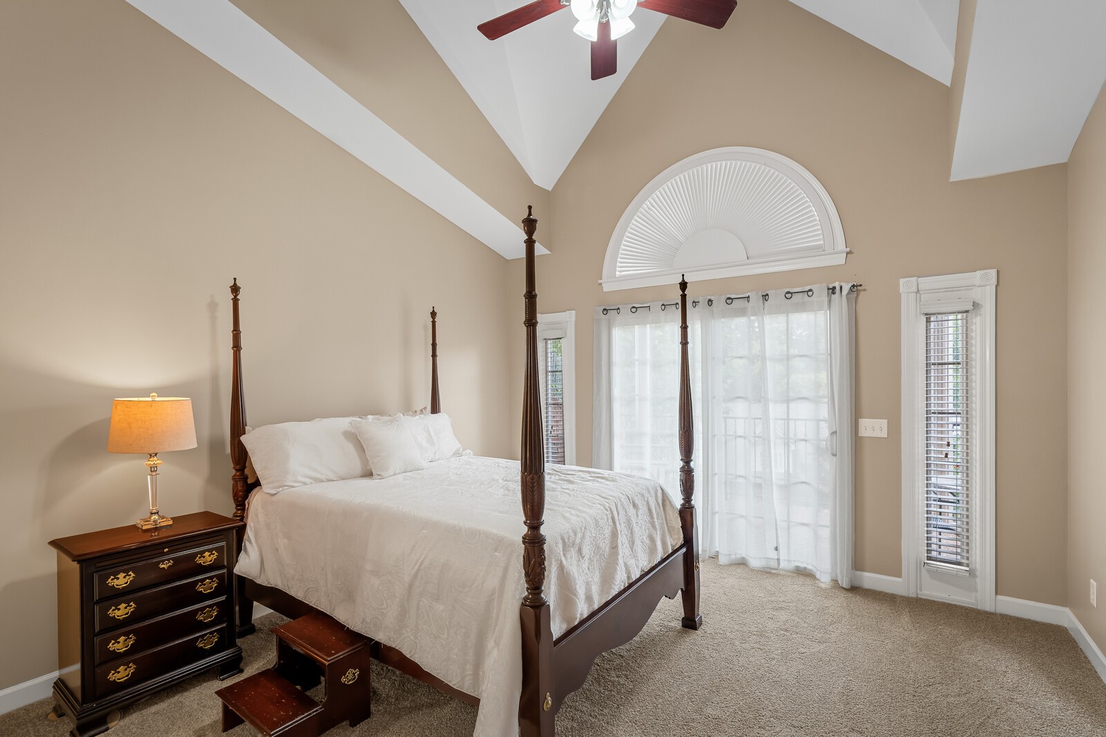 320 Riverstone Blvd Property Photo 14