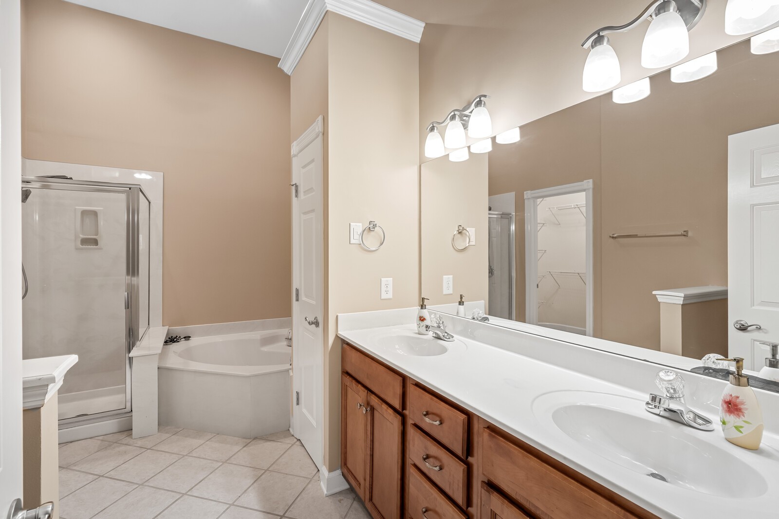 320 Riverstone Blvd Property Photo 16