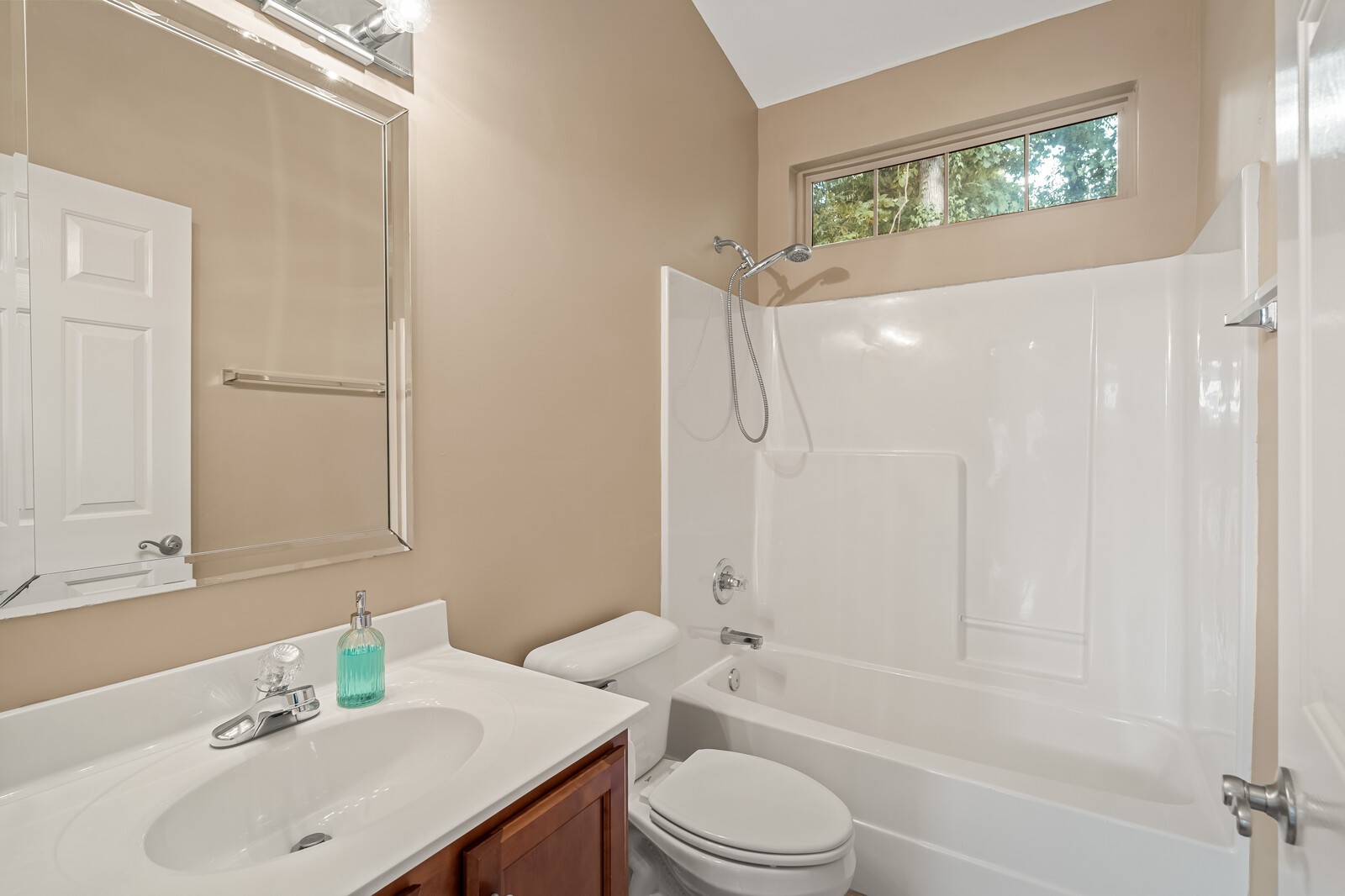 320 Riverstone Blvd Property Photo 23