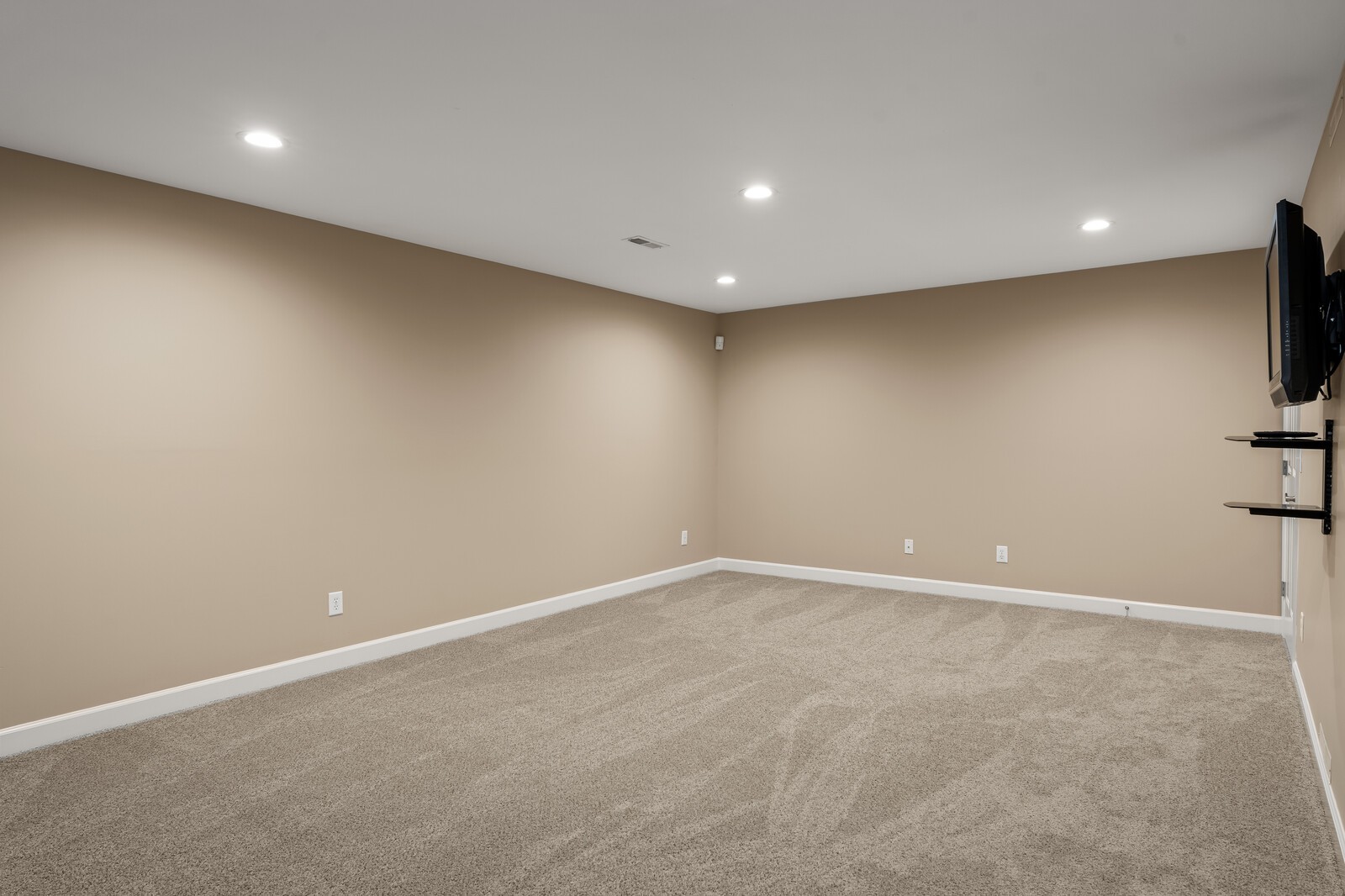 320 Riverstone Blvd Property Photo 24