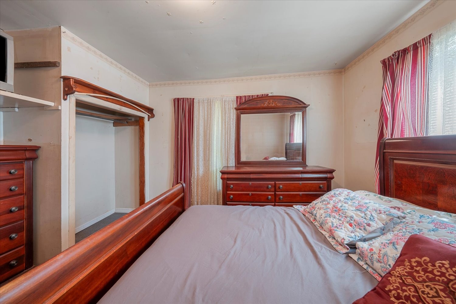 412 E College St Property Photo 18