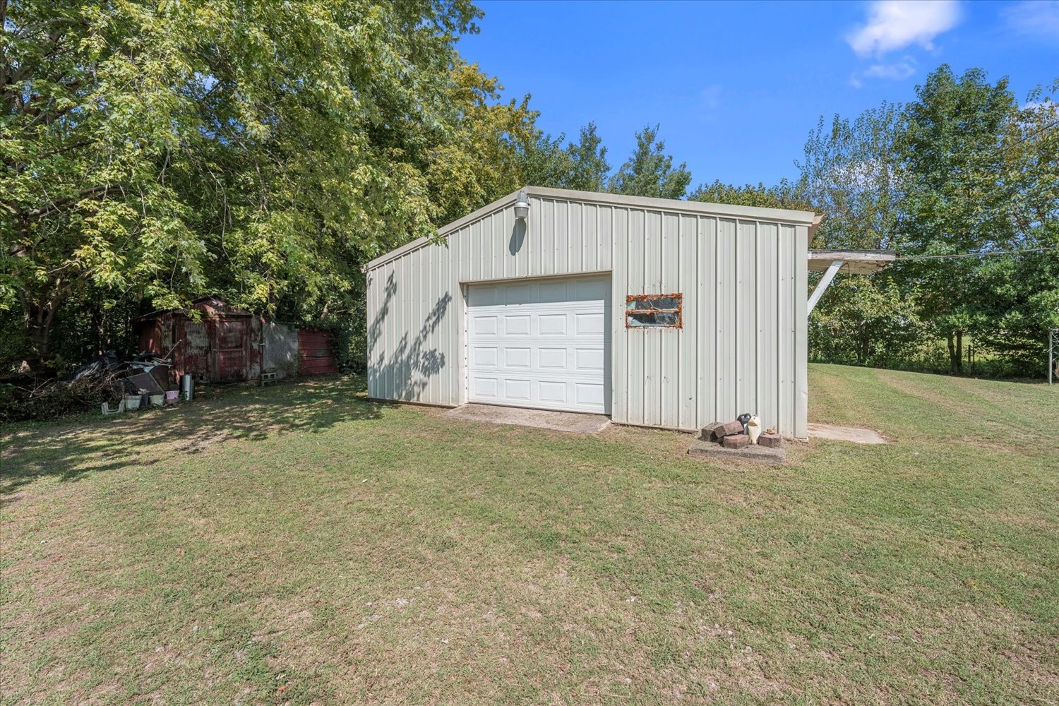 412 E College St Property Photo 20