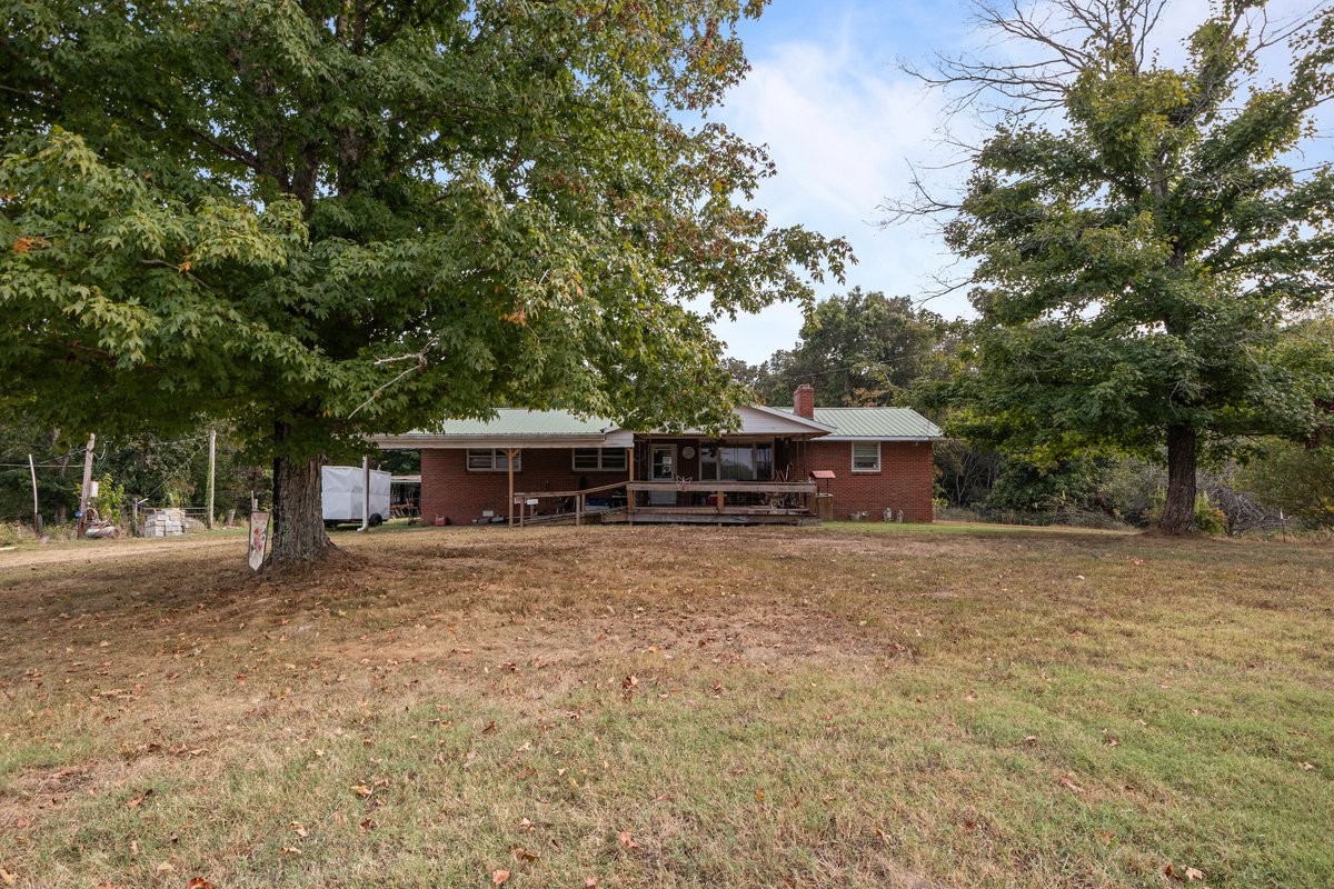 1530 Herman Adams Rd Property Photo 1