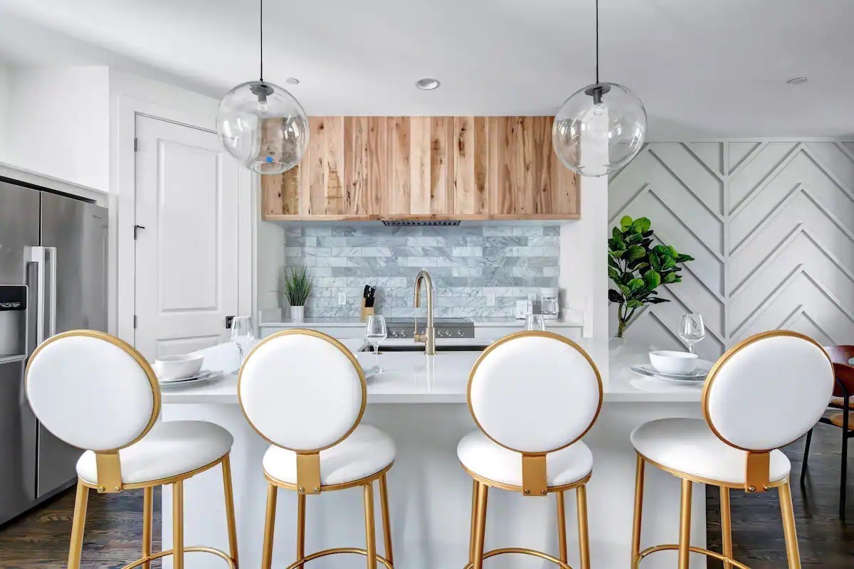 1033 Wedgewood Ave Property Photo 2