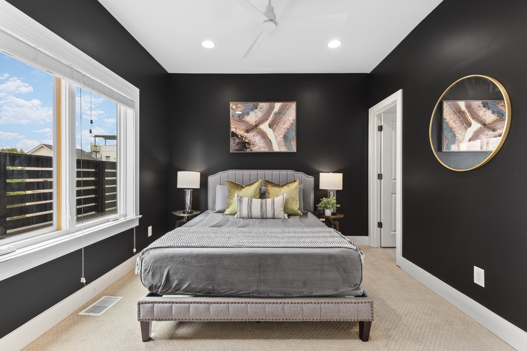 1033 Wedgewood Ave Property Photo 8