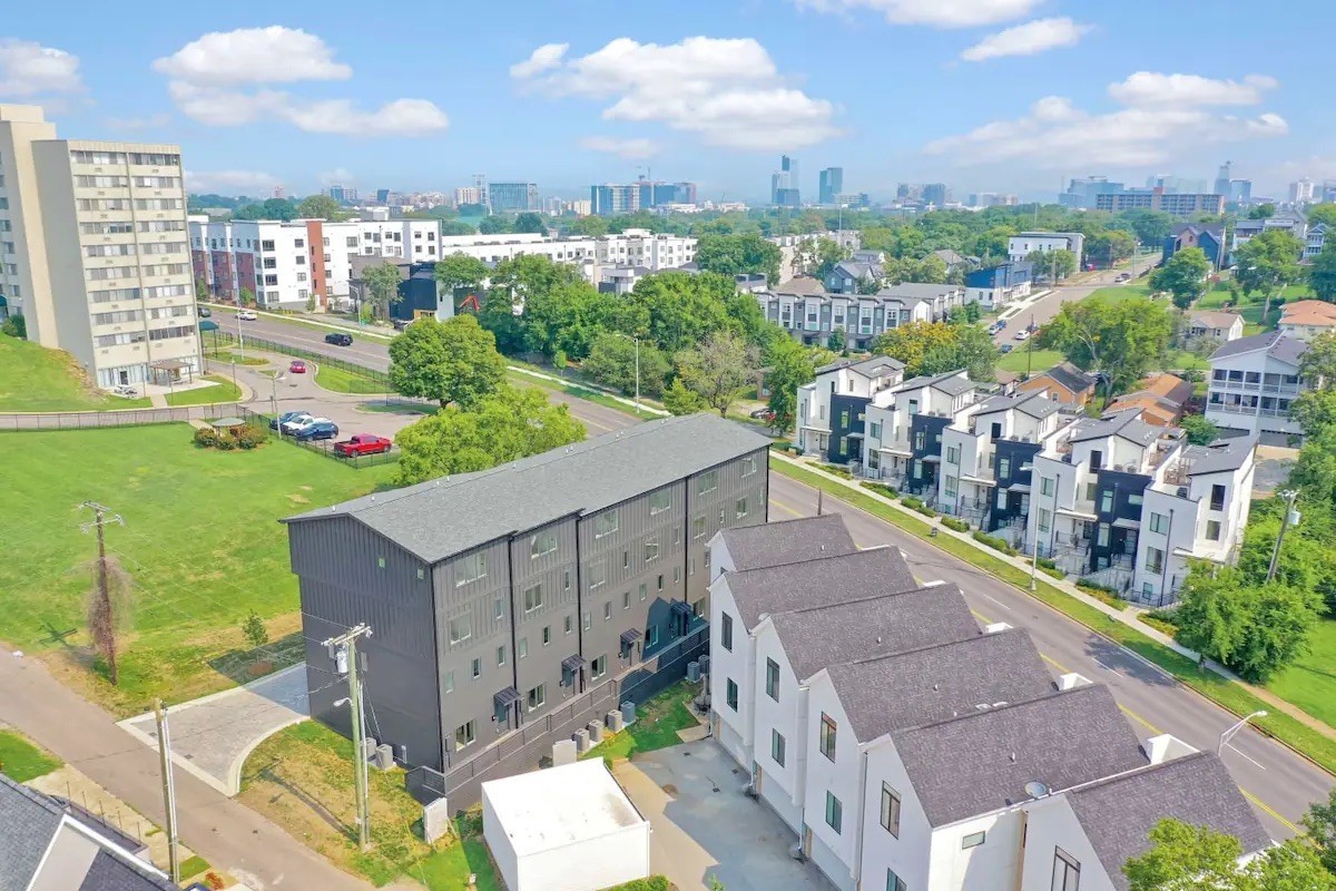 1033 Wedgewood Ave Property Photo 44