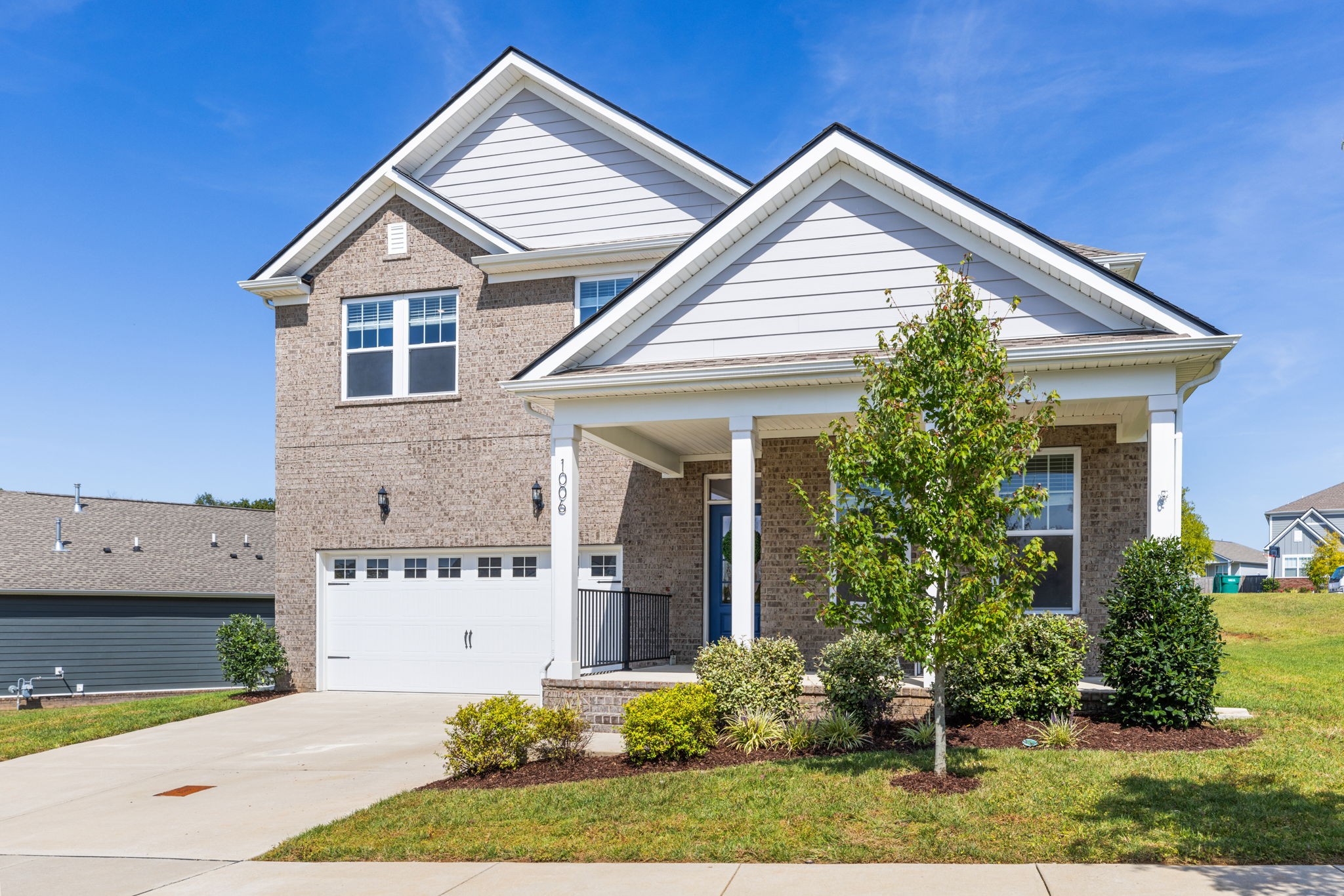 1006 Ewell Farm Cir Property Photo 2