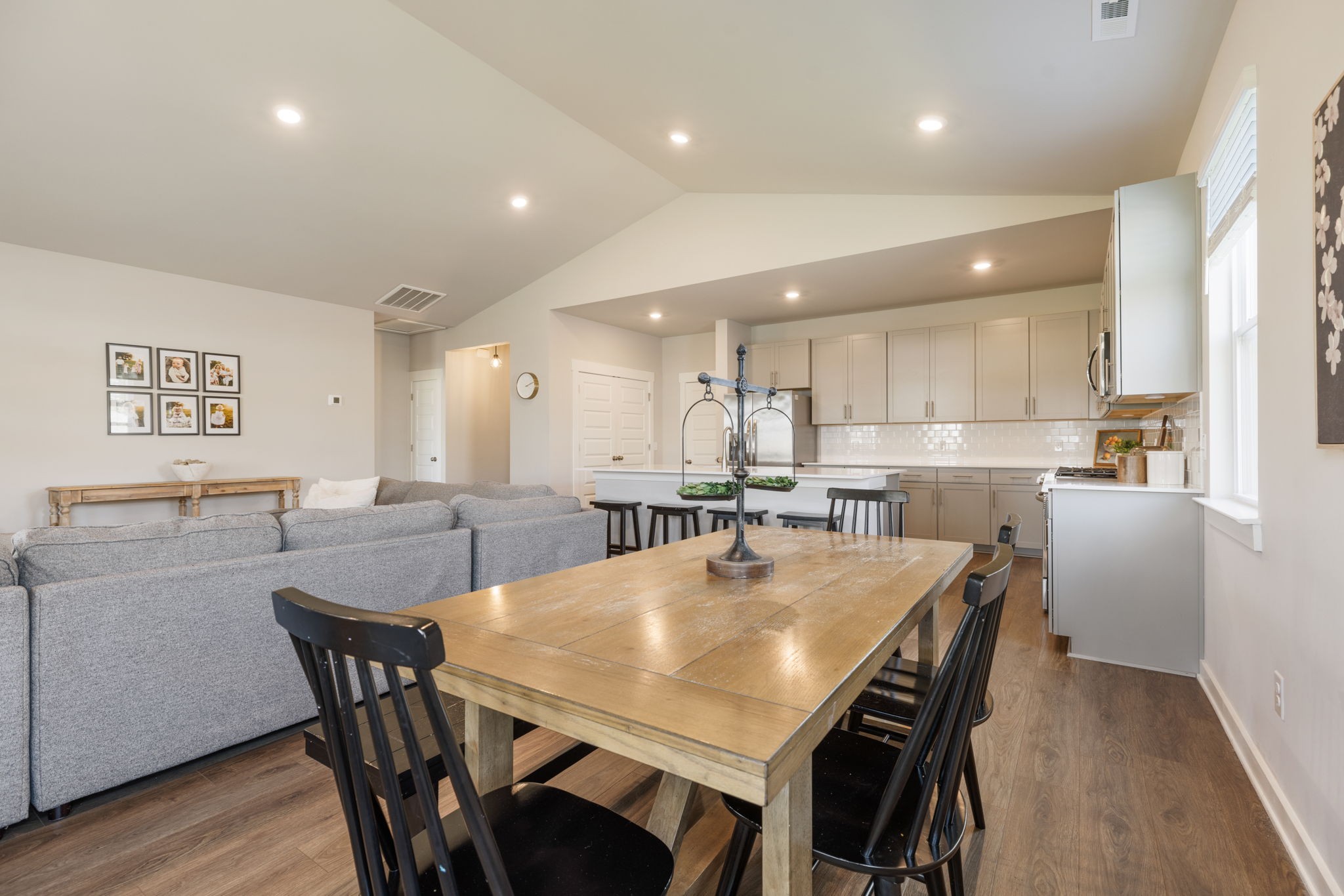 1006 Ewell Farm Cir Property Photo 16