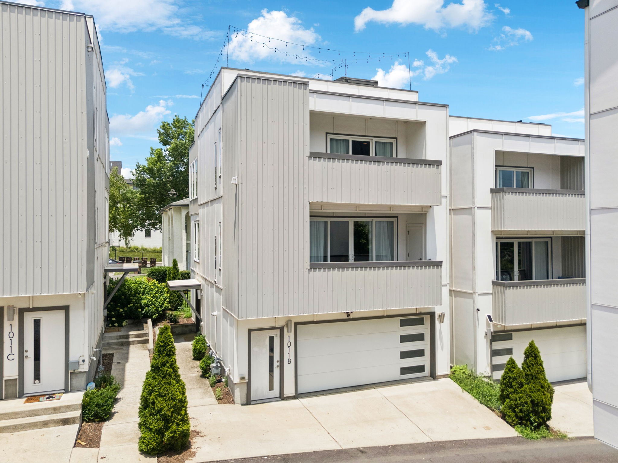 1011b 12th Ave, N Property Photo 1