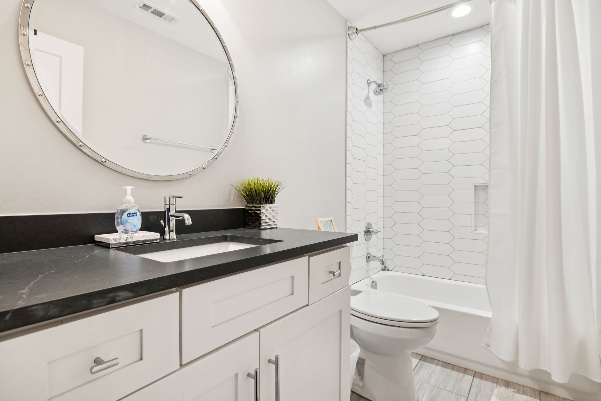 1011b 12th Ave, N Property Photo 7