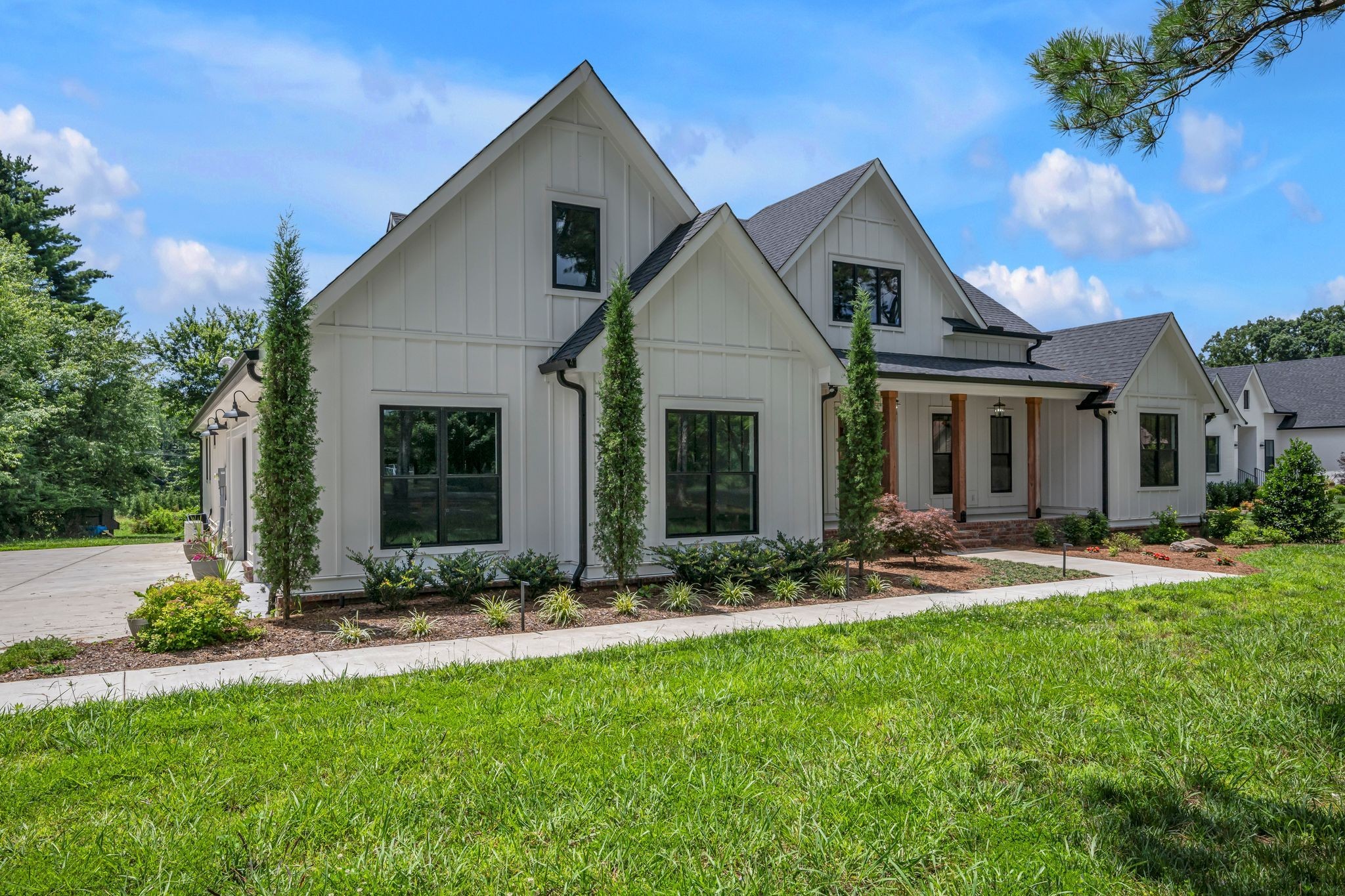 445 Old Pond Ln Property Photo 7