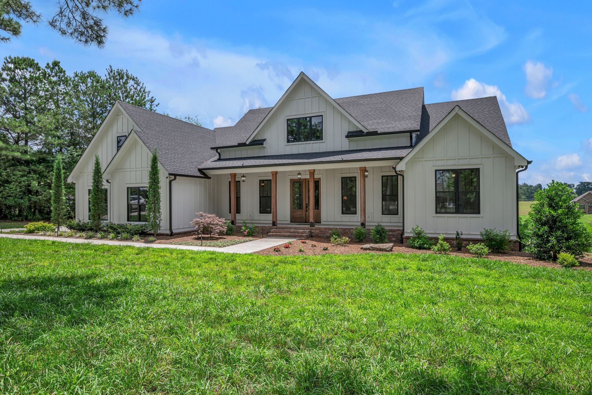 445 Old Pond Ln Property Photo 8