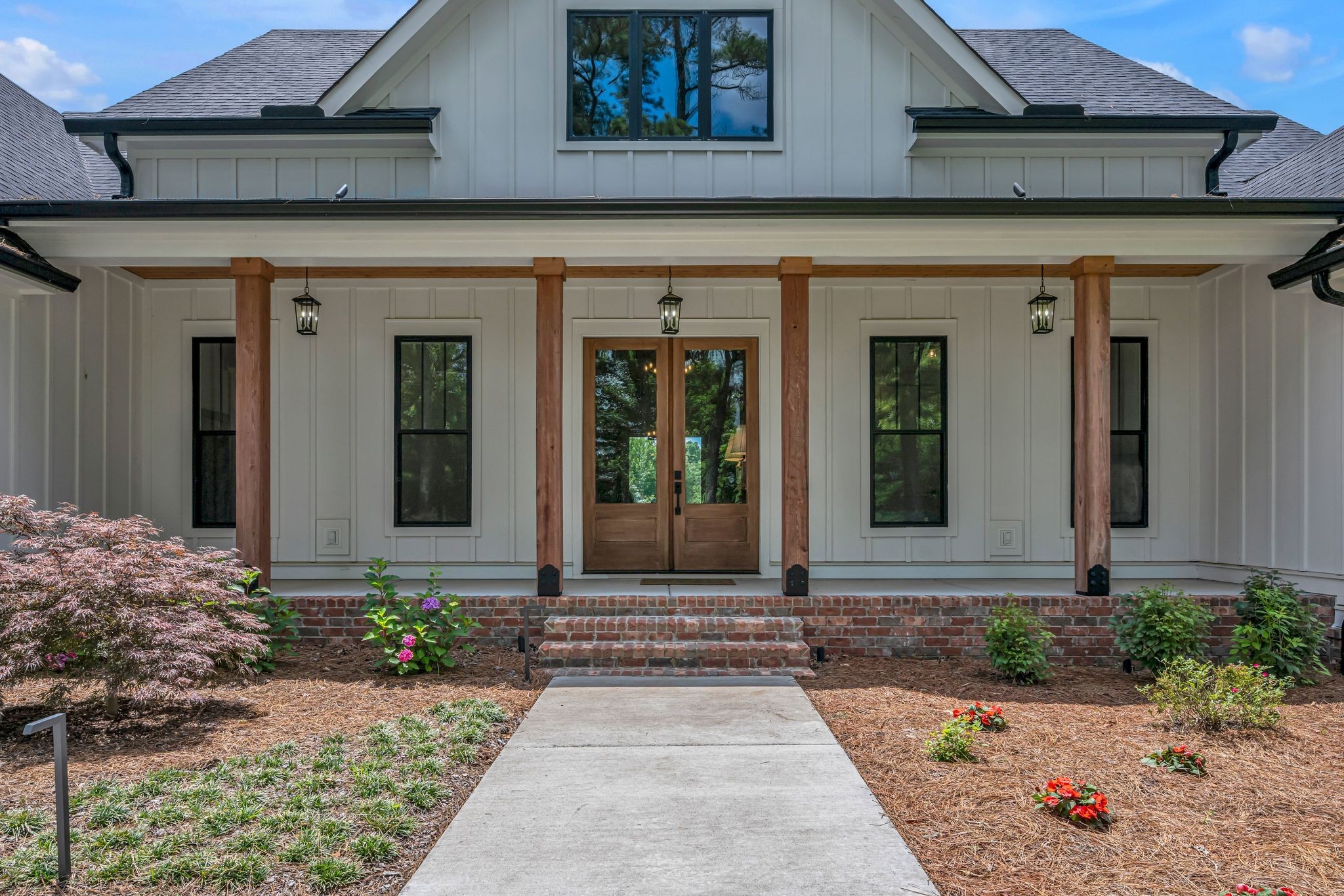 445 Old Pond Ln Property Photo 9