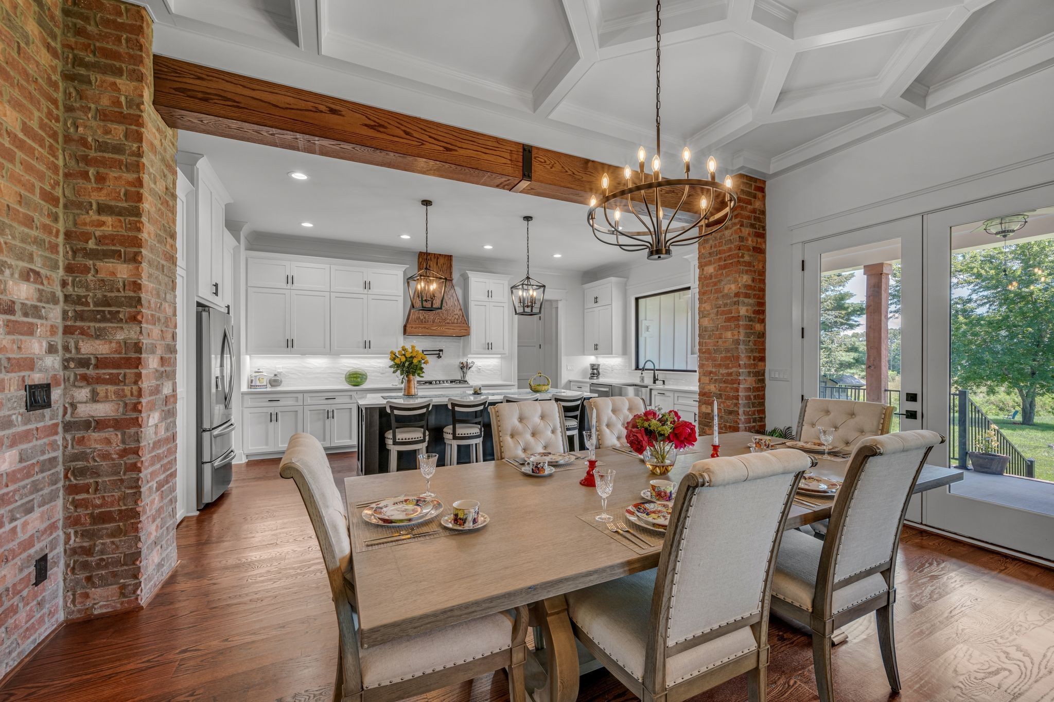 445 Old Pond Ln Property Photo 17