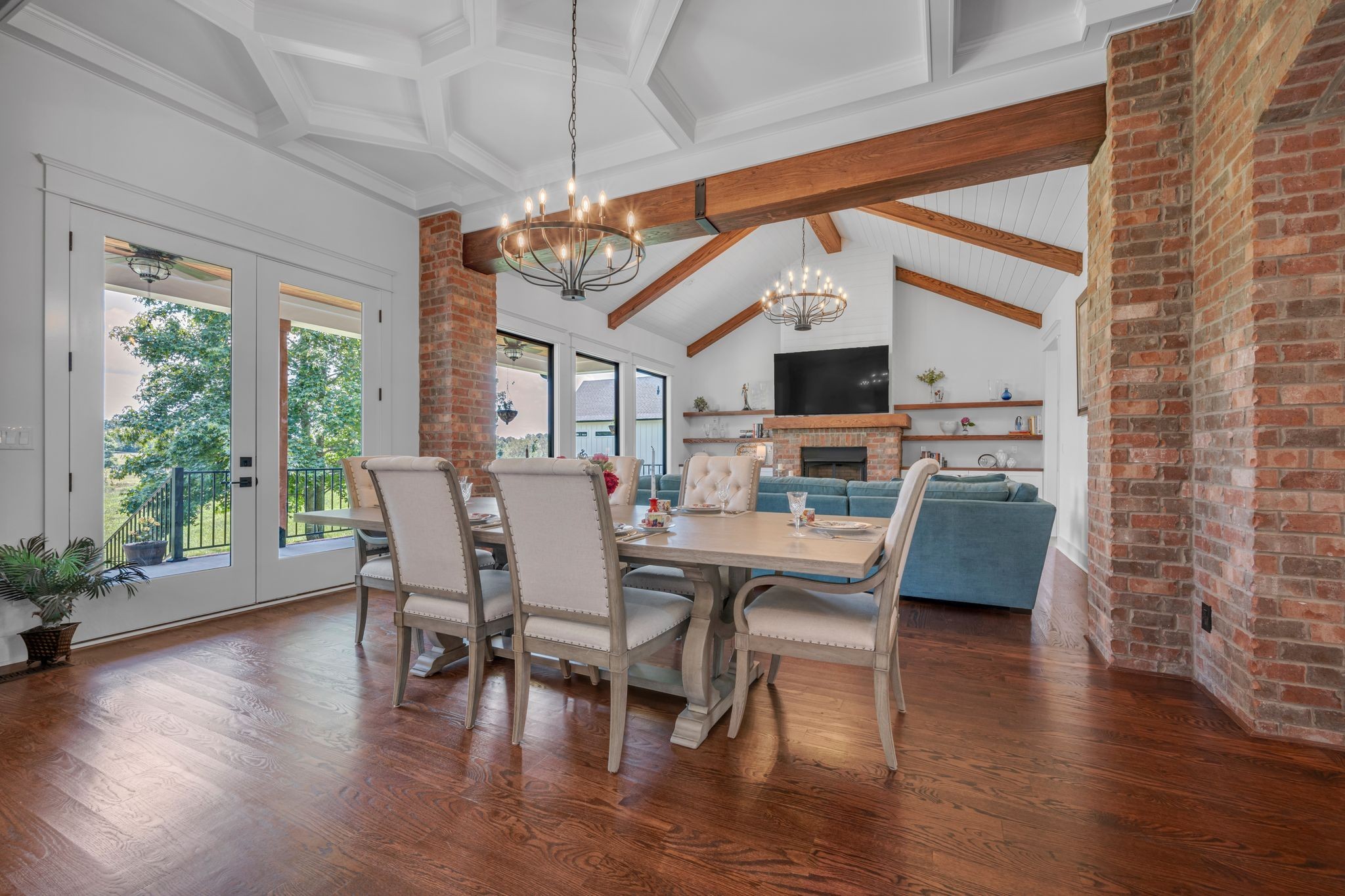 445 Old Pond Ln Property Photo 29