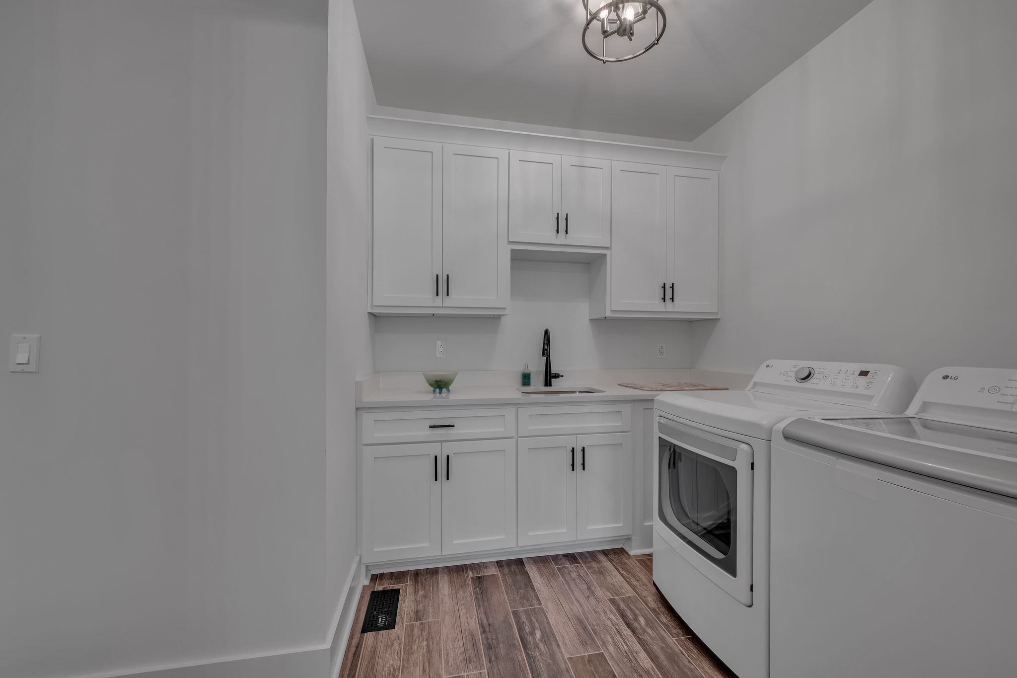 445 Old Pond Ln Property Photo 47