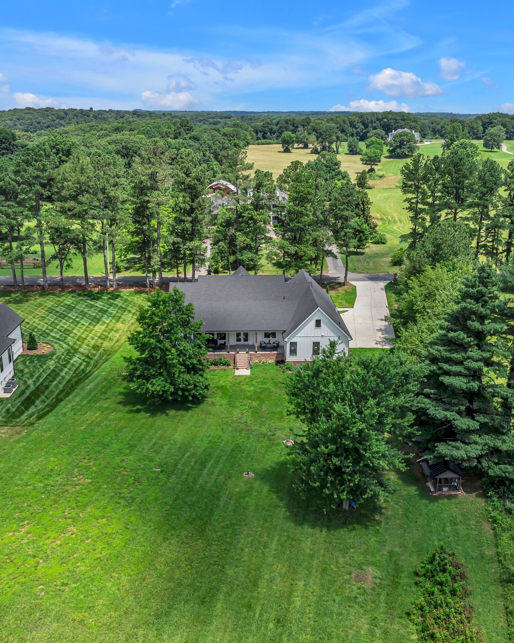 445 Old Pond Ln Property Photo 66