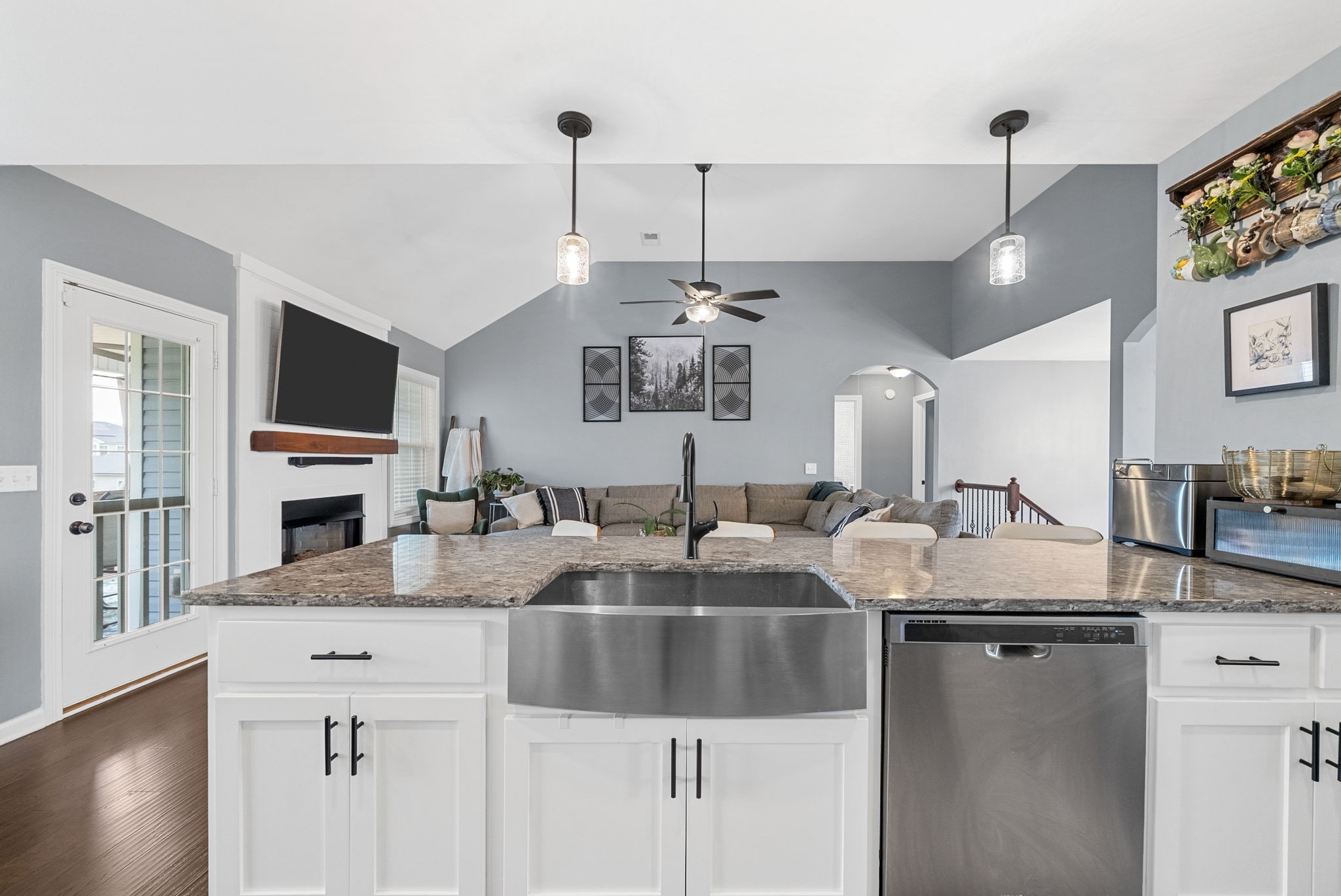 1563 Variance Dr Property Photo 11