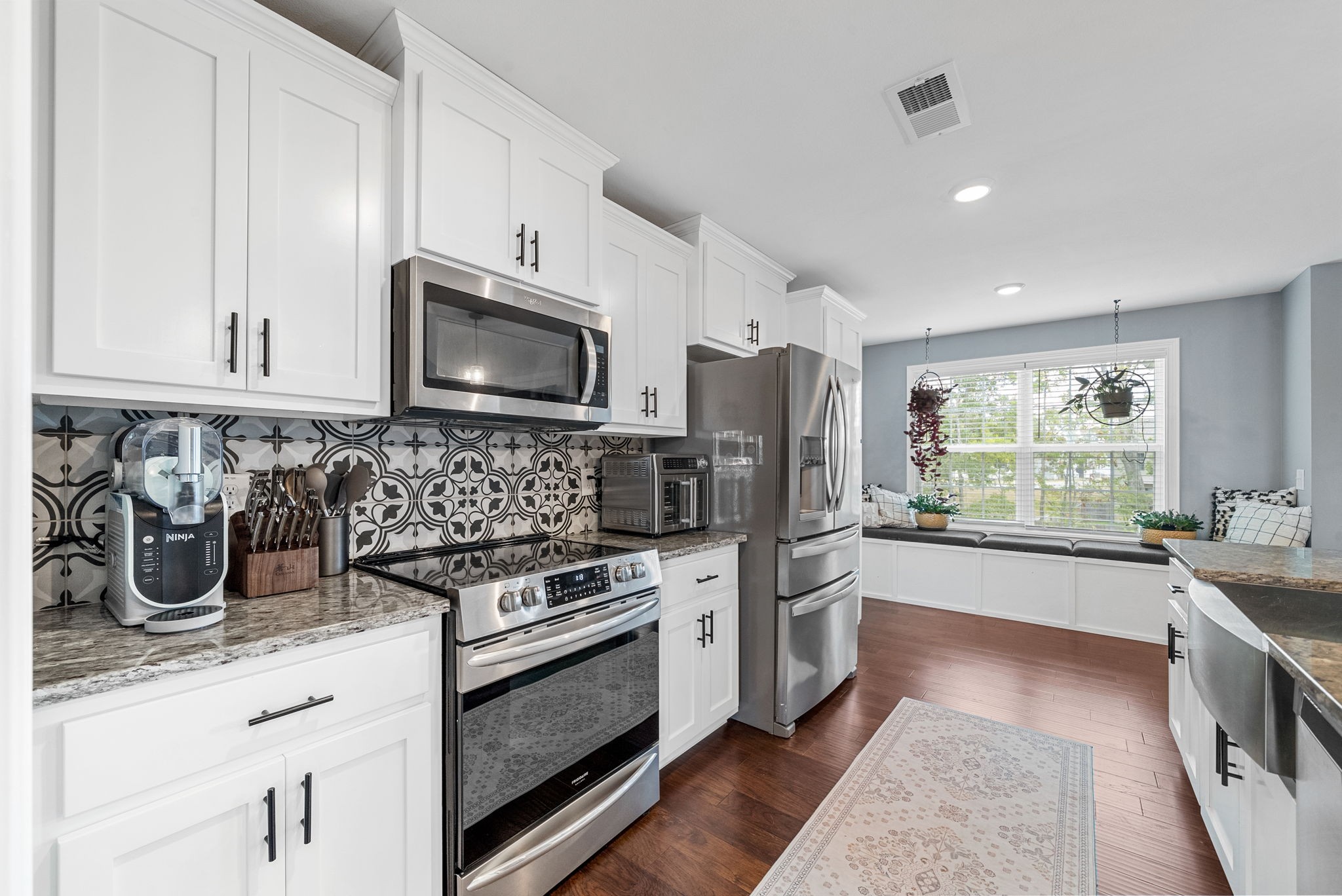 1563 Variance Dr Property Photo 12