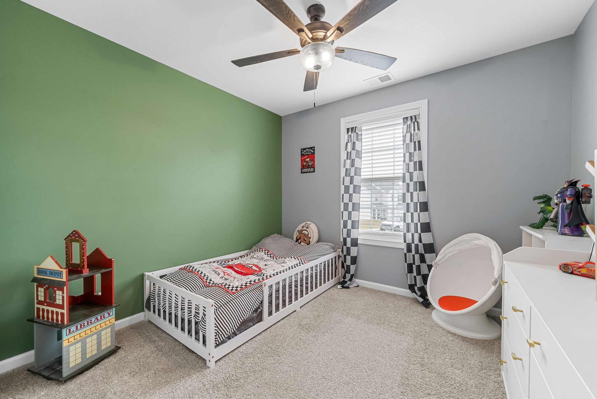 1563 Variance Dr Property Photo 21