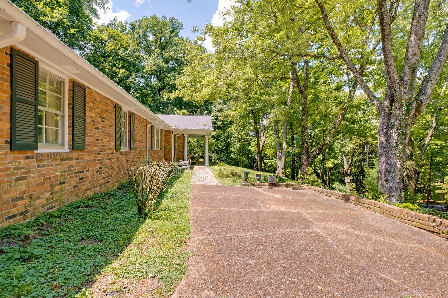 1155 Crater Hill Dr Property Photo 8