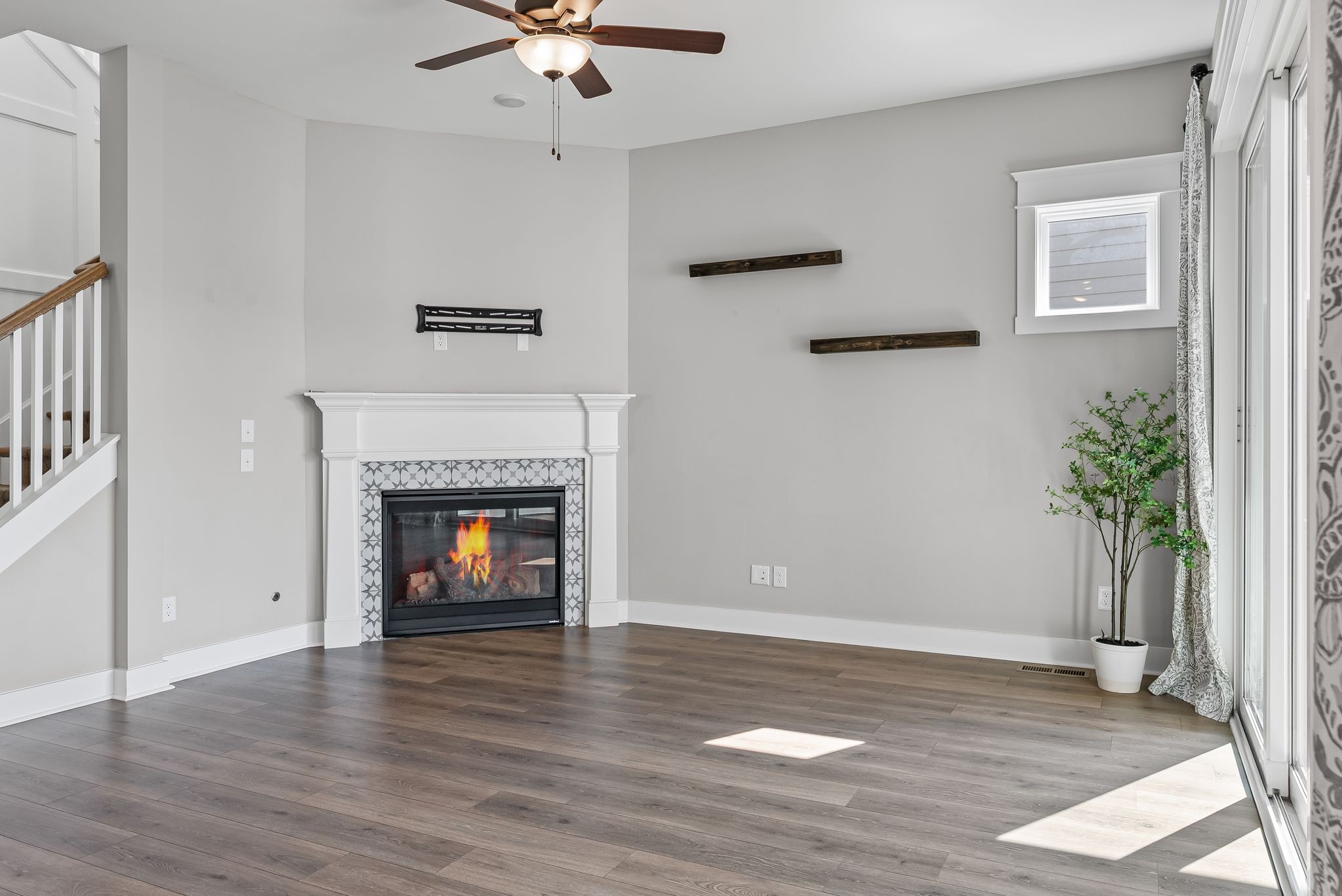 2195 Broadway St Property Photo 4