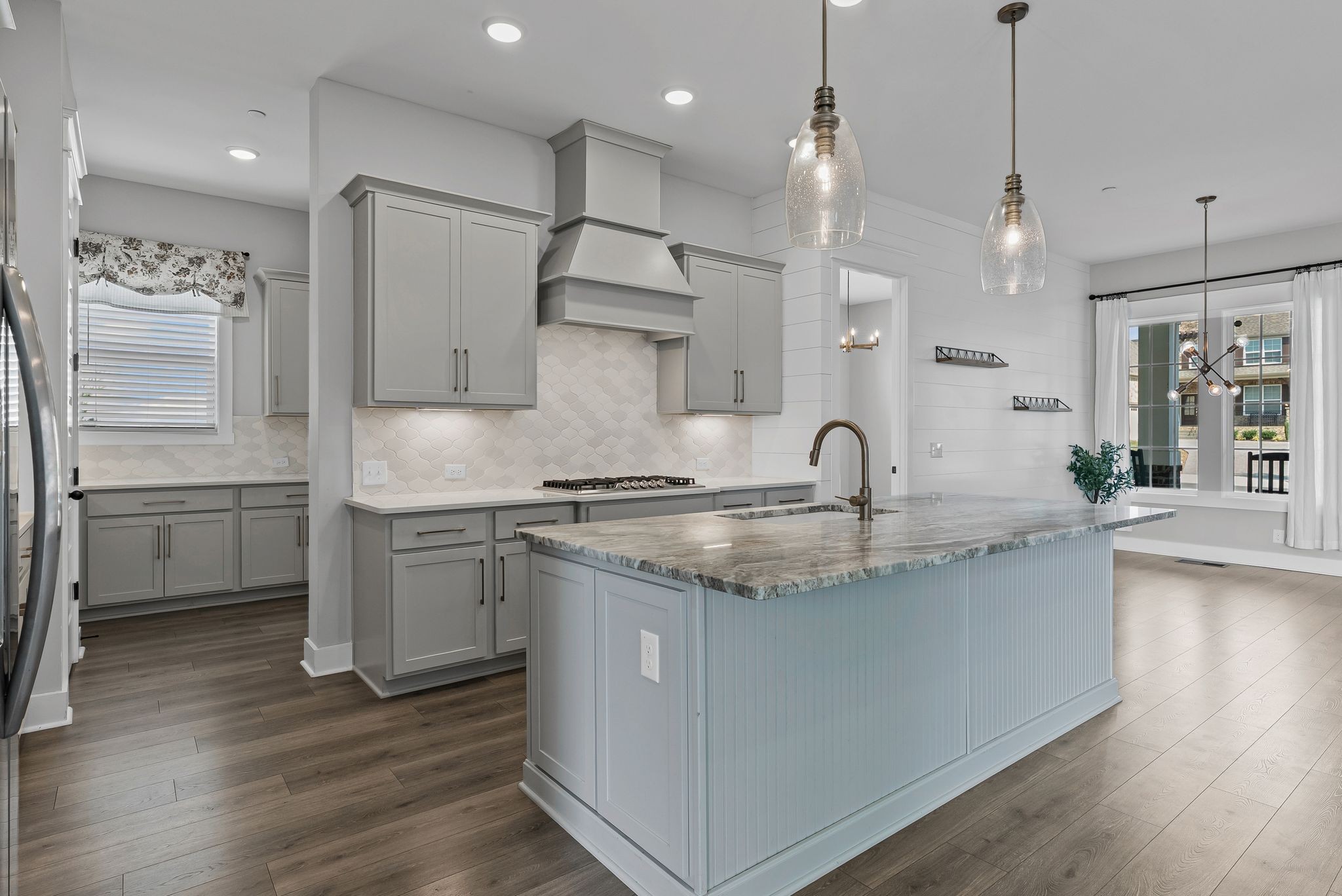 2195 Broadway St Property Photo 7