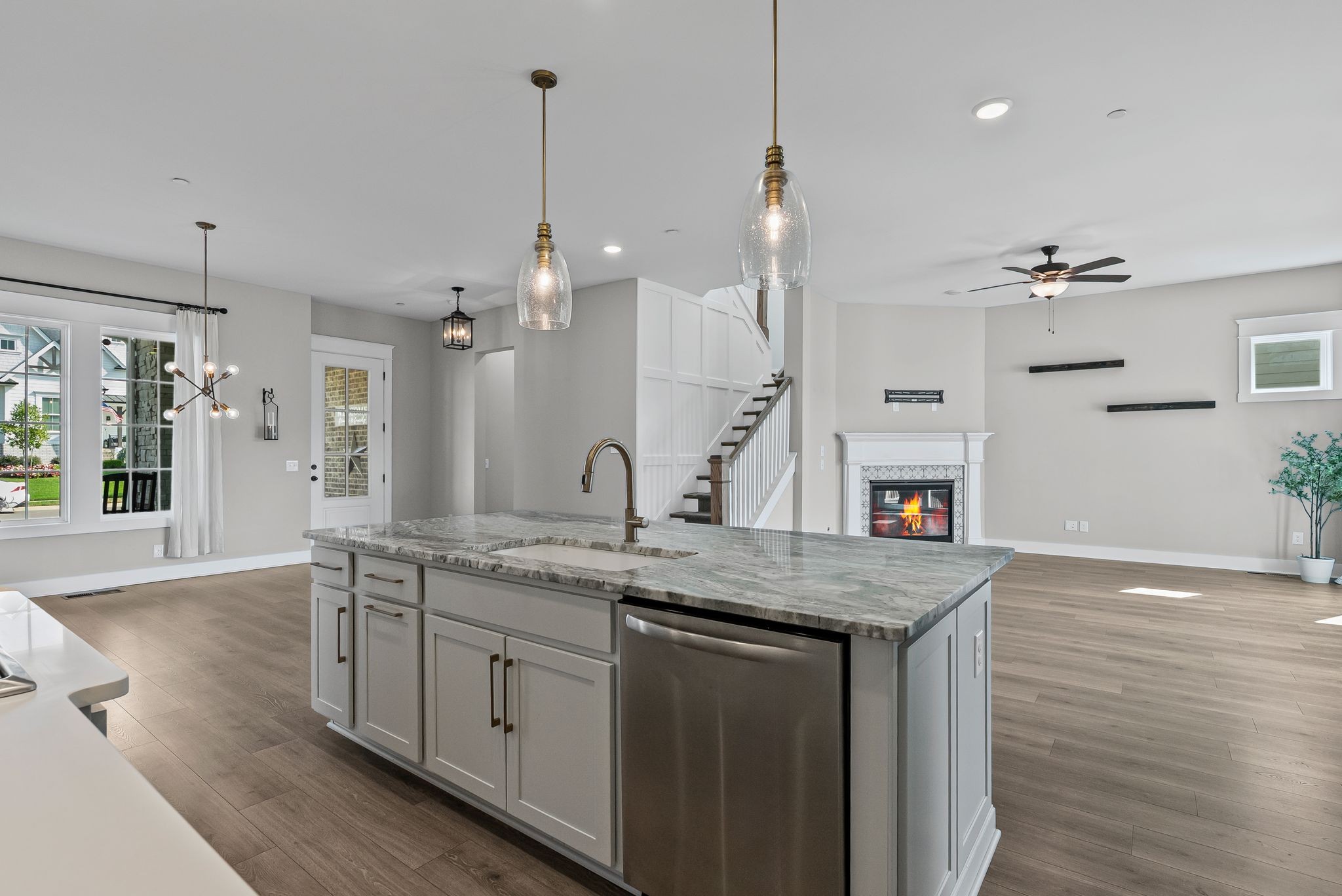 2195 Broadway St Property Photo 9