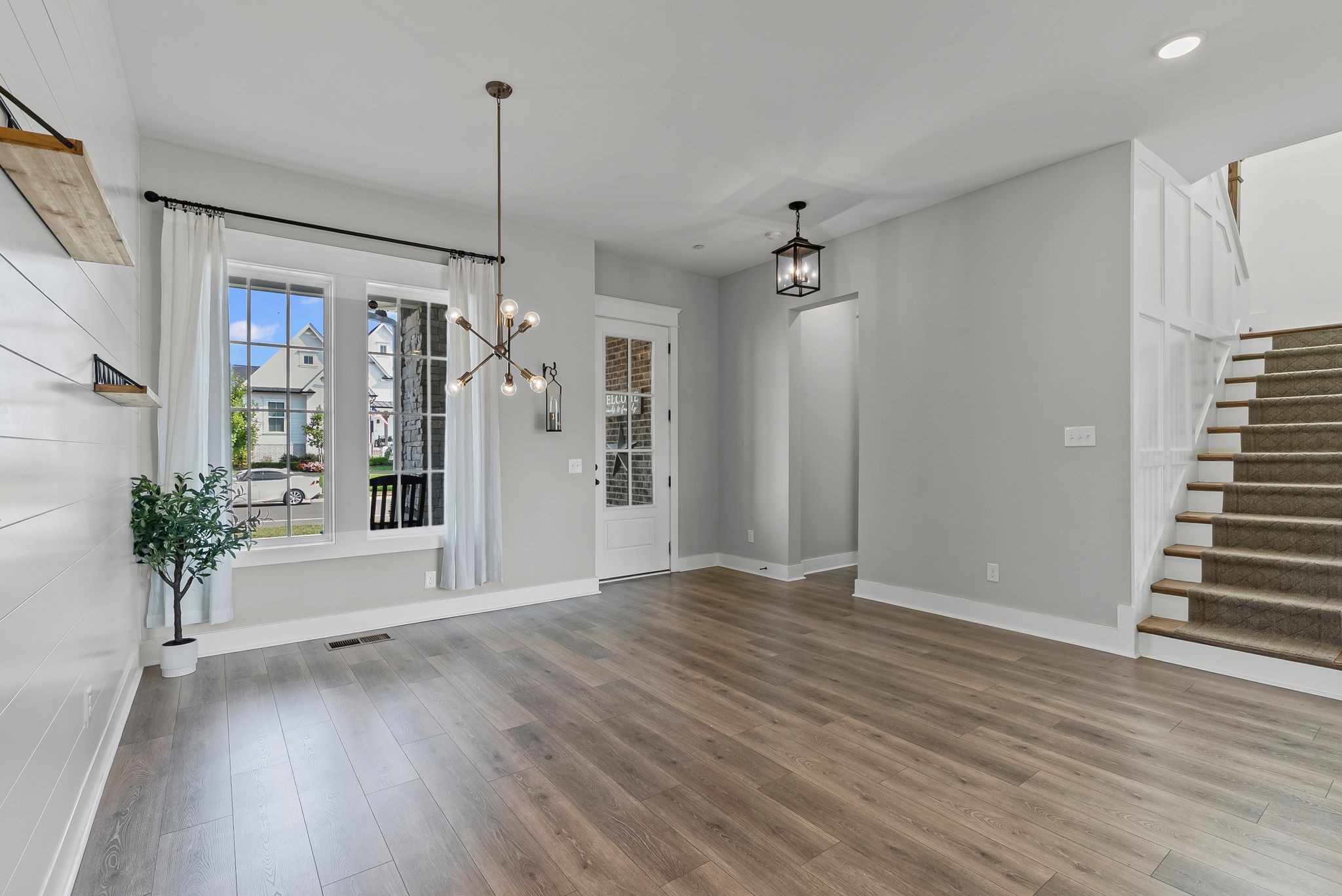 2195 Broadway St Property Photo 11