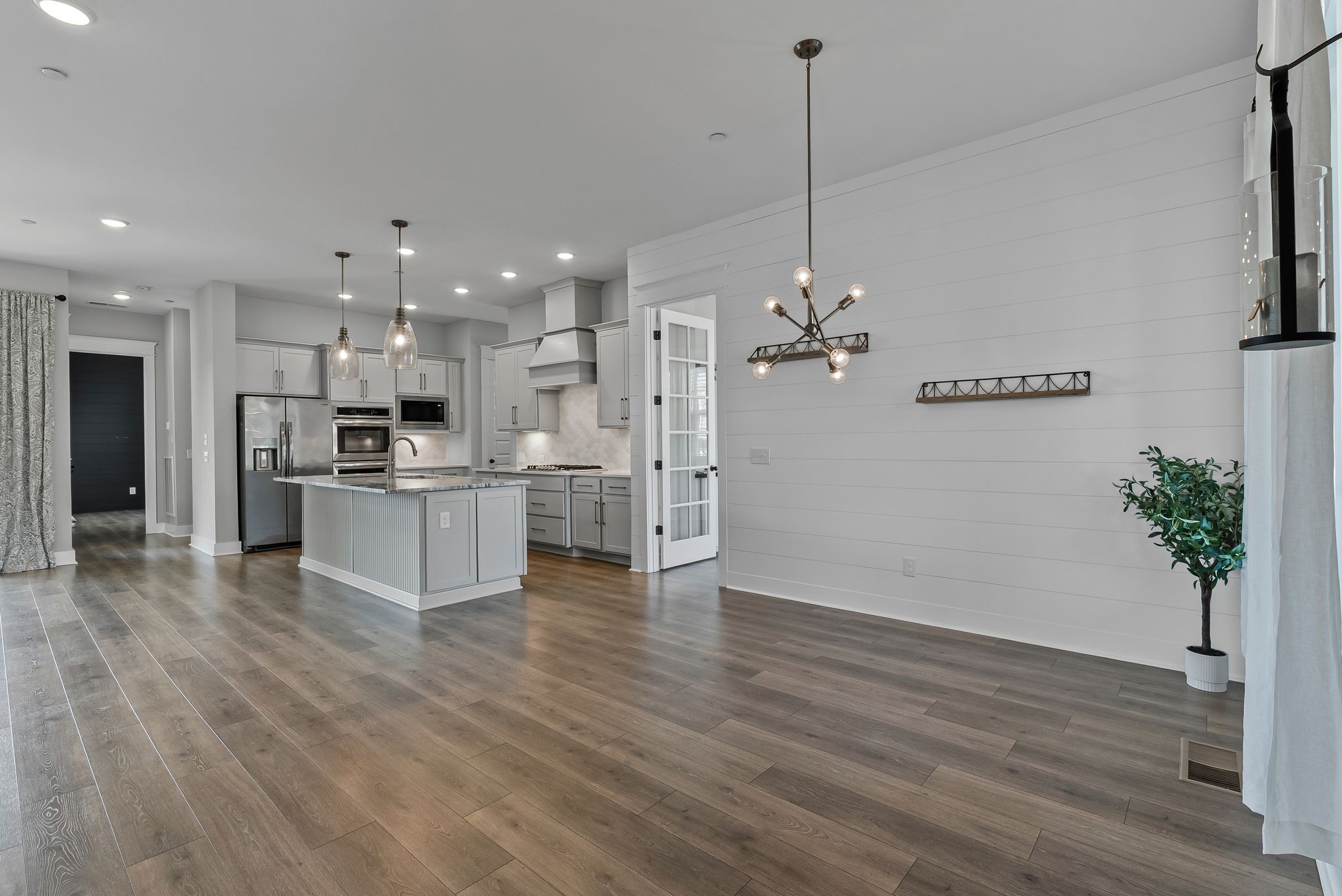 2195 Broadway St Property Photo 13