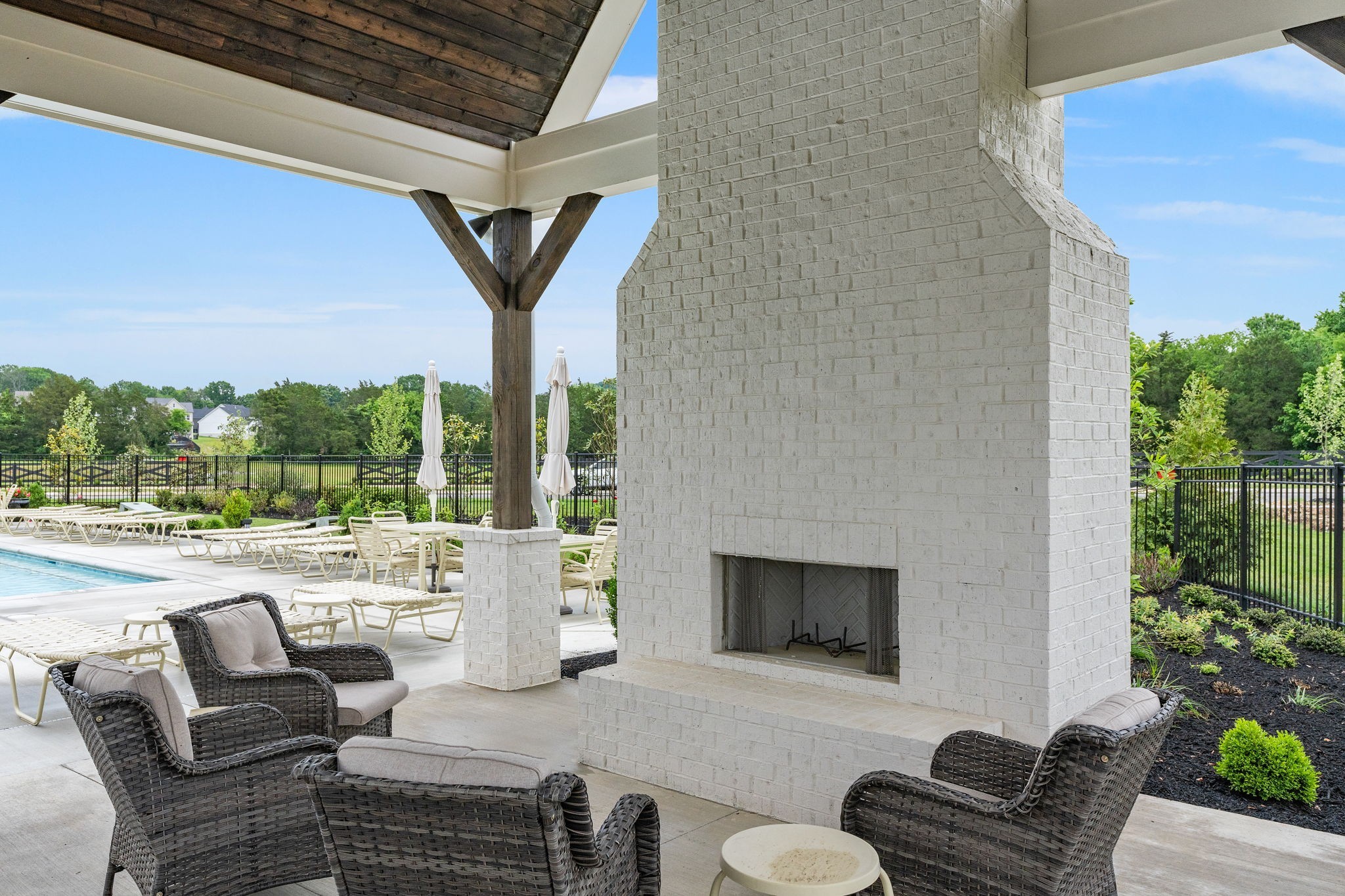 2195 Broadway St Property Photo 42