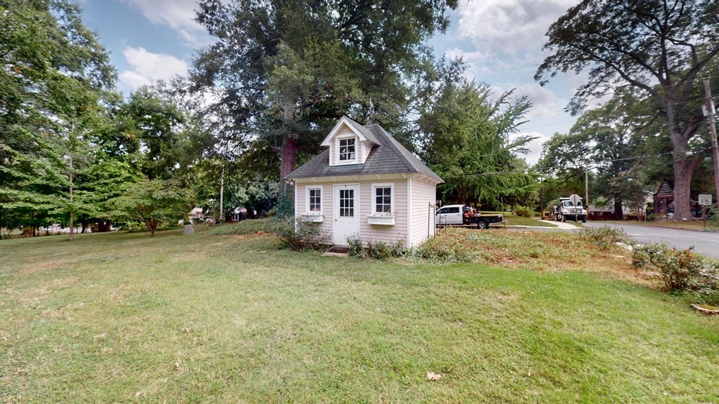 505 Walnut St Property Photo 22