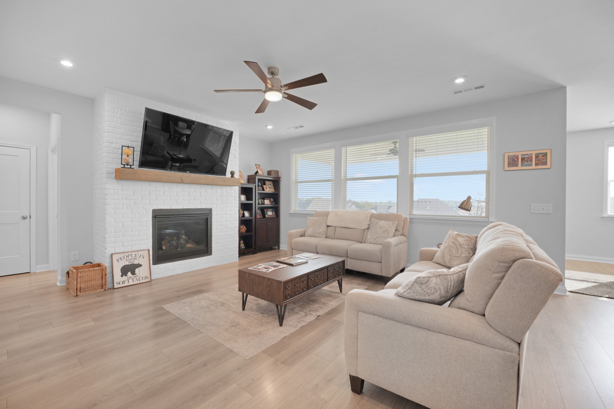 2069 Hedgelawn Dr Property Photo 16