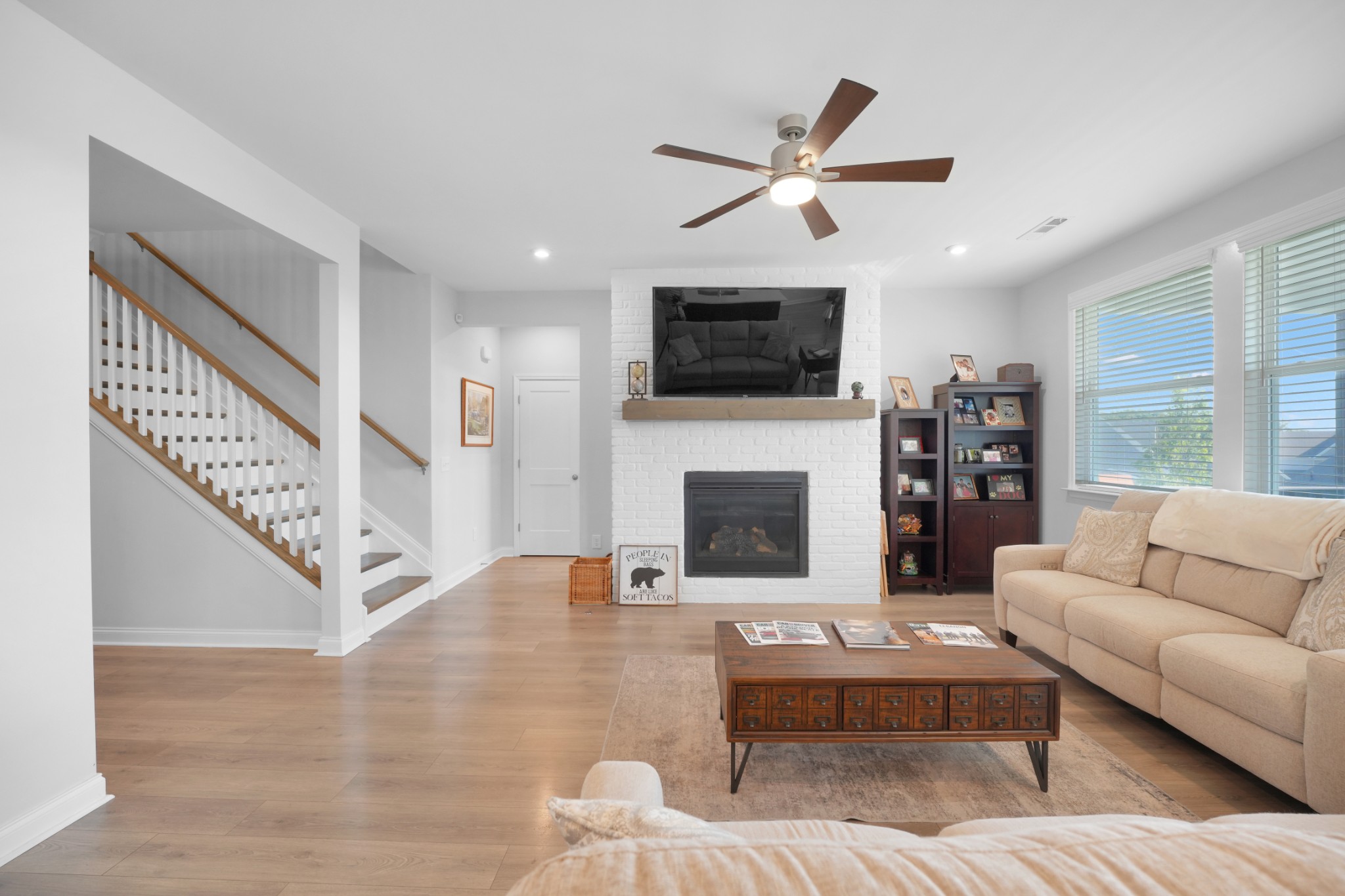 2069 Hedgelawn Dr Property Photo 17