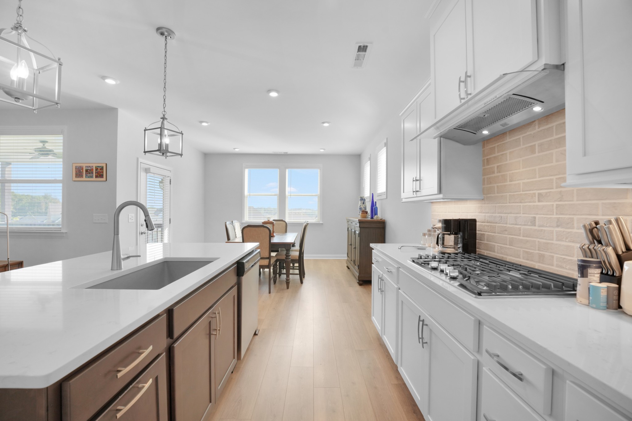 2069 Hedgelawn Dr Property Photo 20