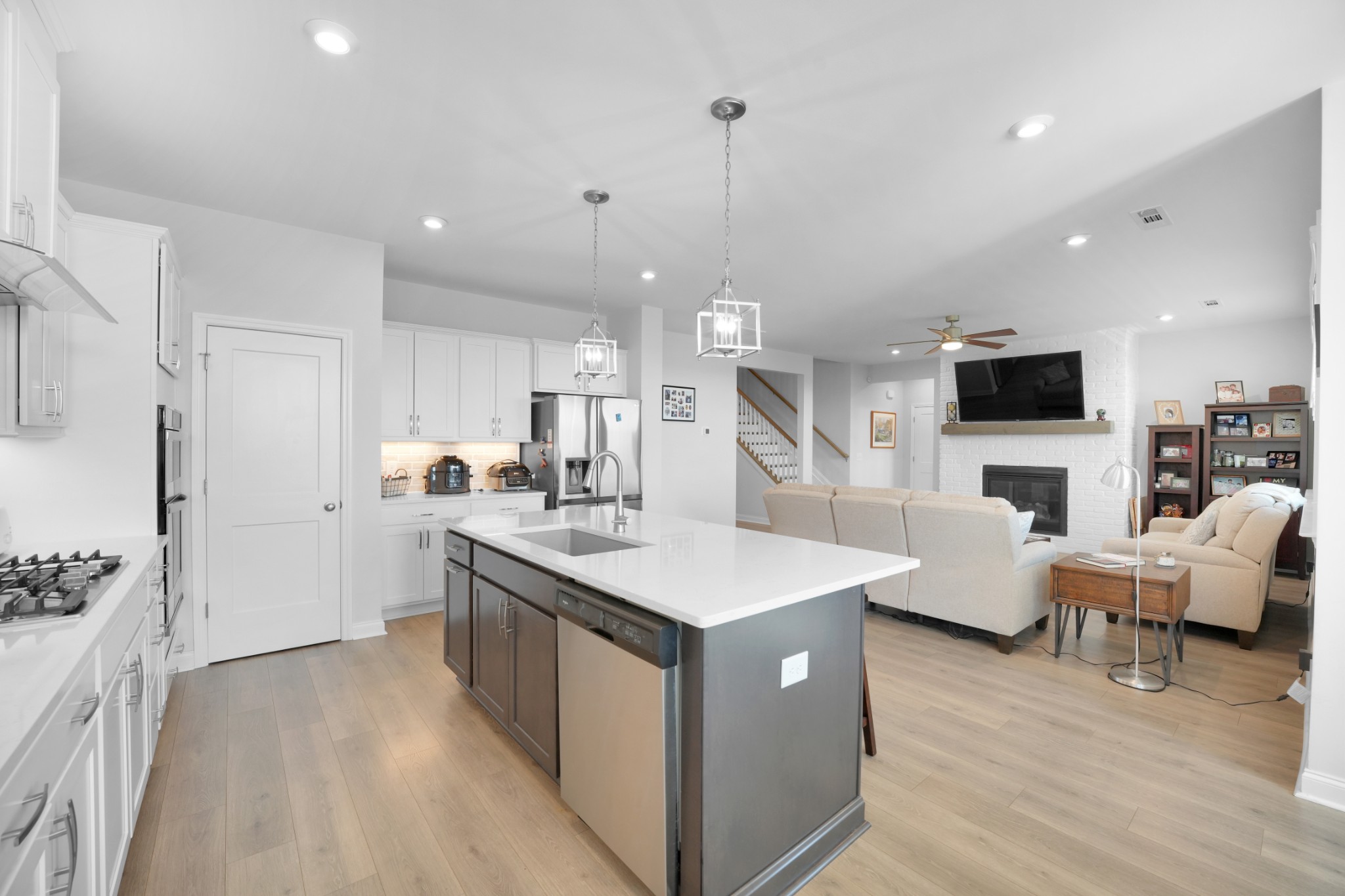 2069 Hedgelawn Dr Property Photo 21