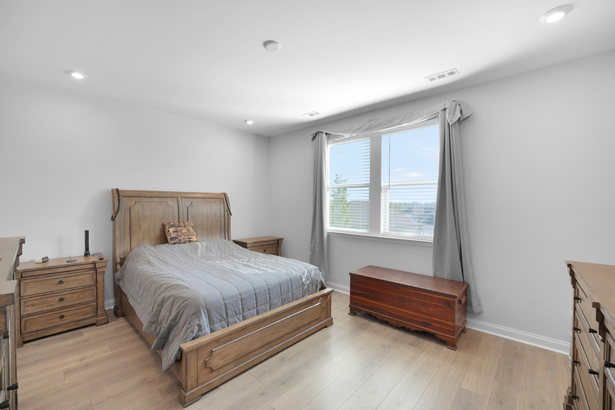 2069 Hedgelawn Dr Property Photo 24