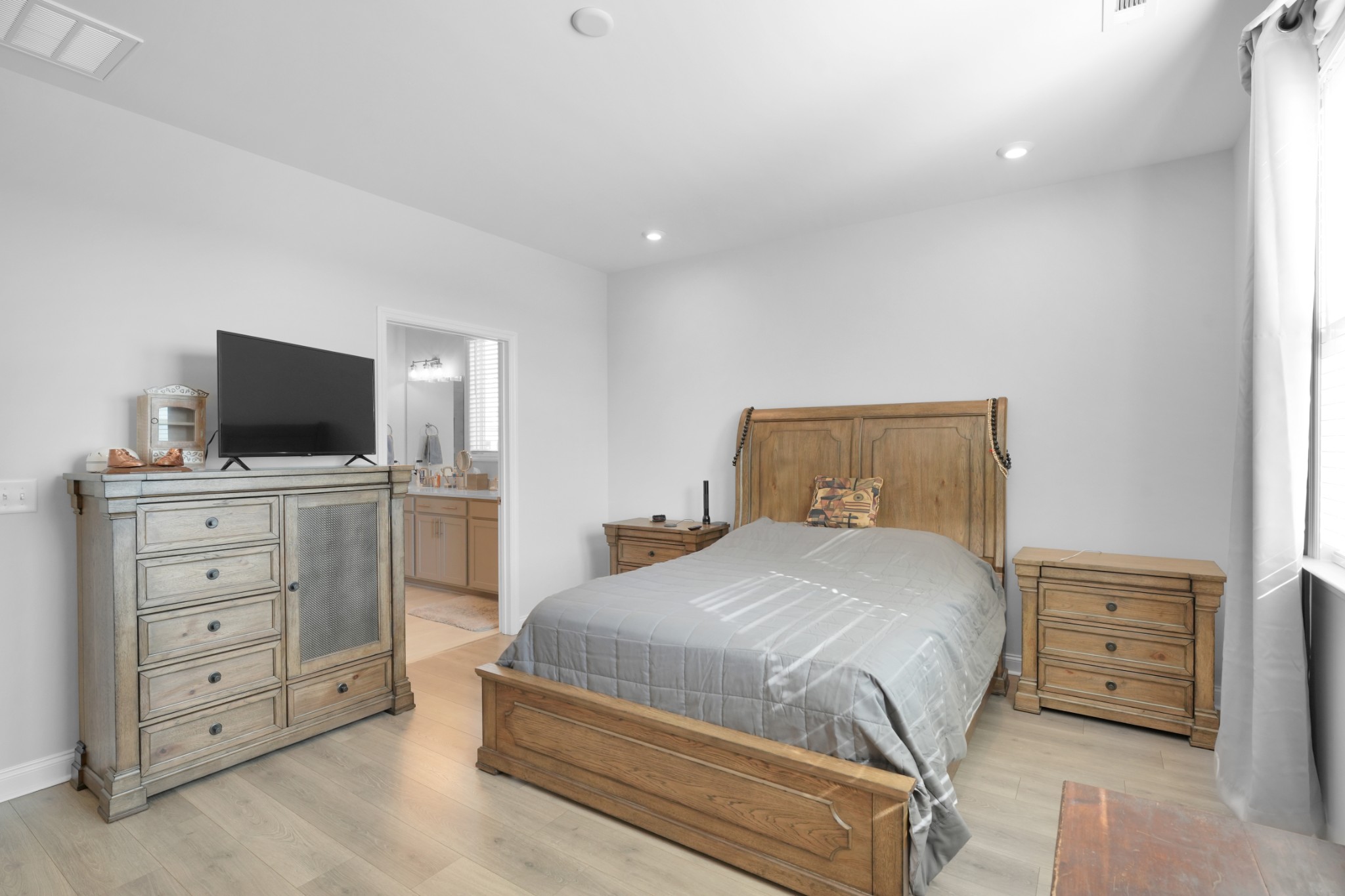 2069 Hedgelawn Dr Property Photo 25