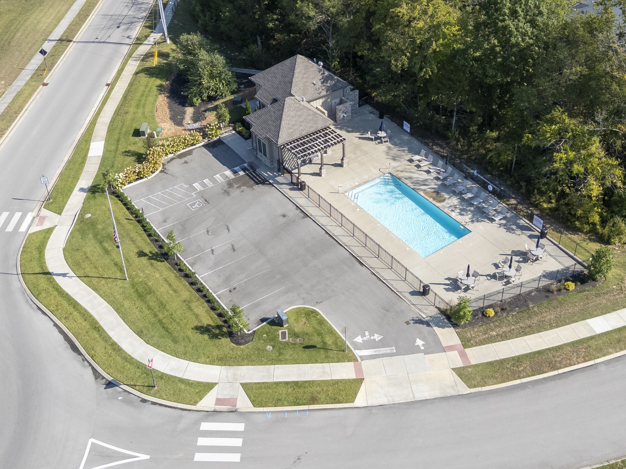 2069 Hedgelawn Dr Property Photo 45