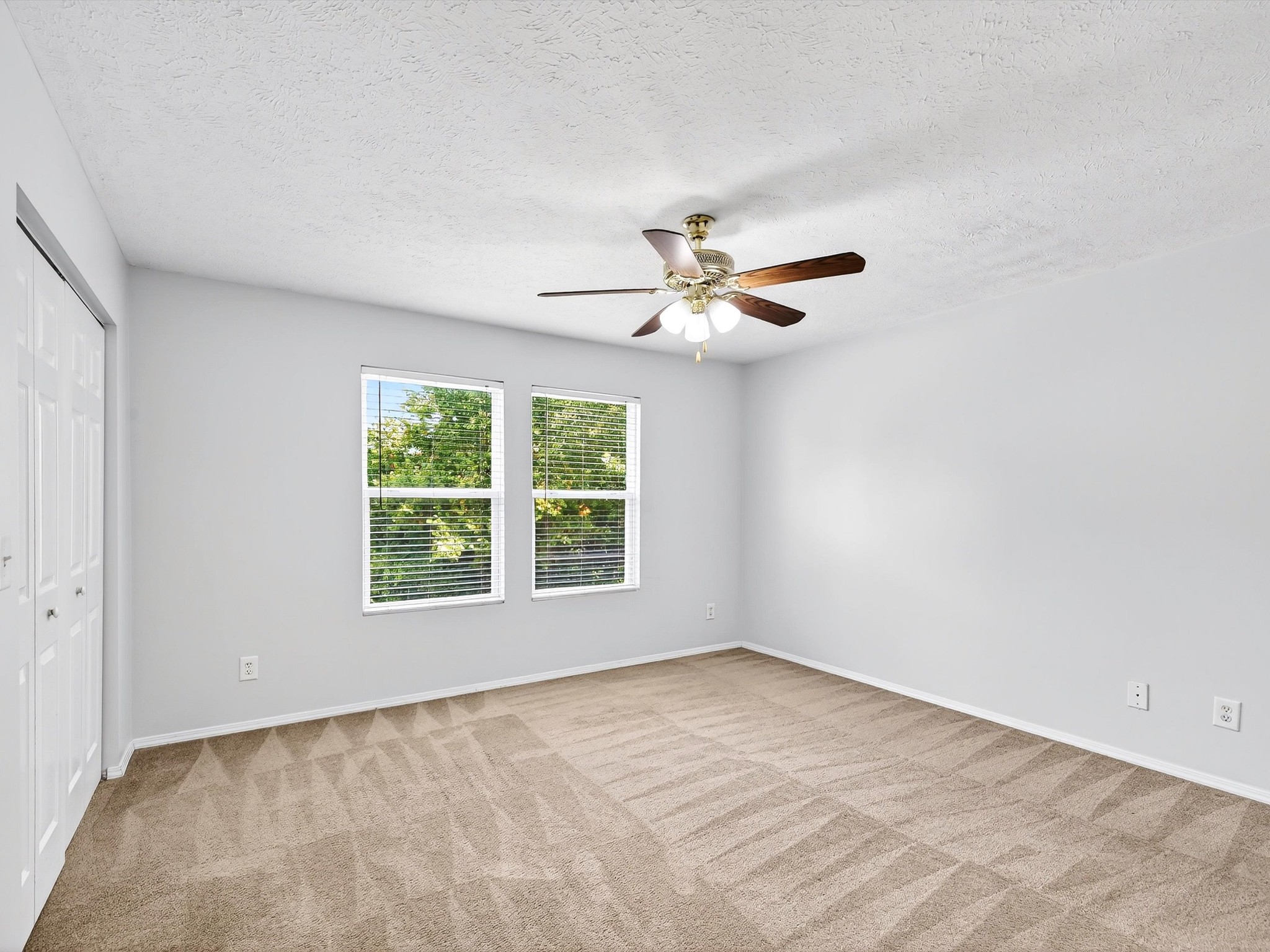 5853 Monroe Xing Property Photo 10