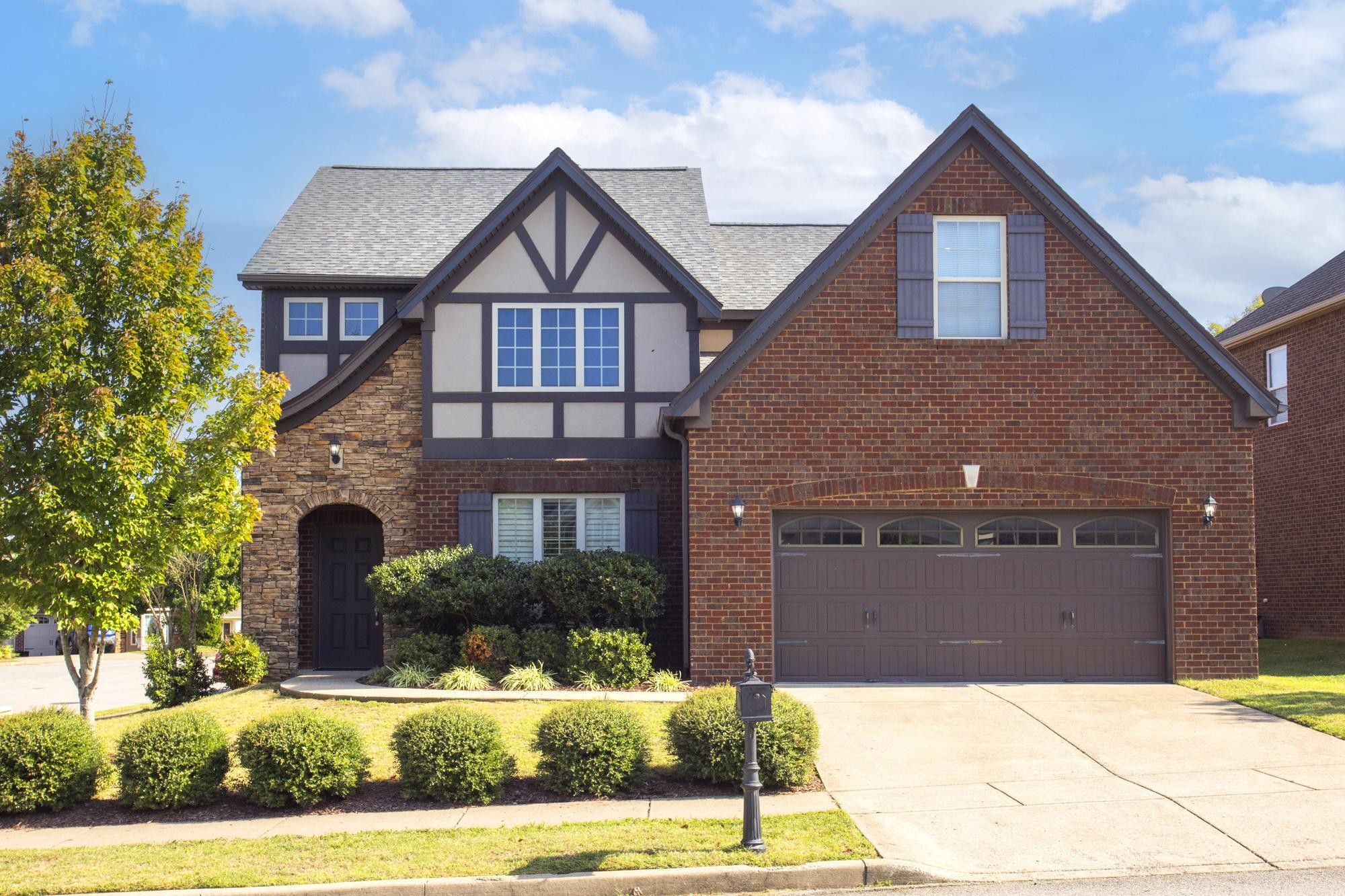 2604 Westerham Way Property Photo 1