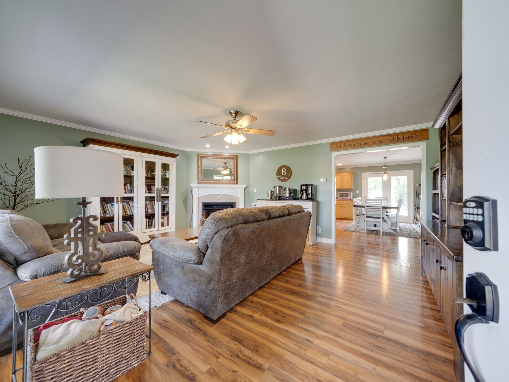 4492 Ironhorse Way Property Photo 7