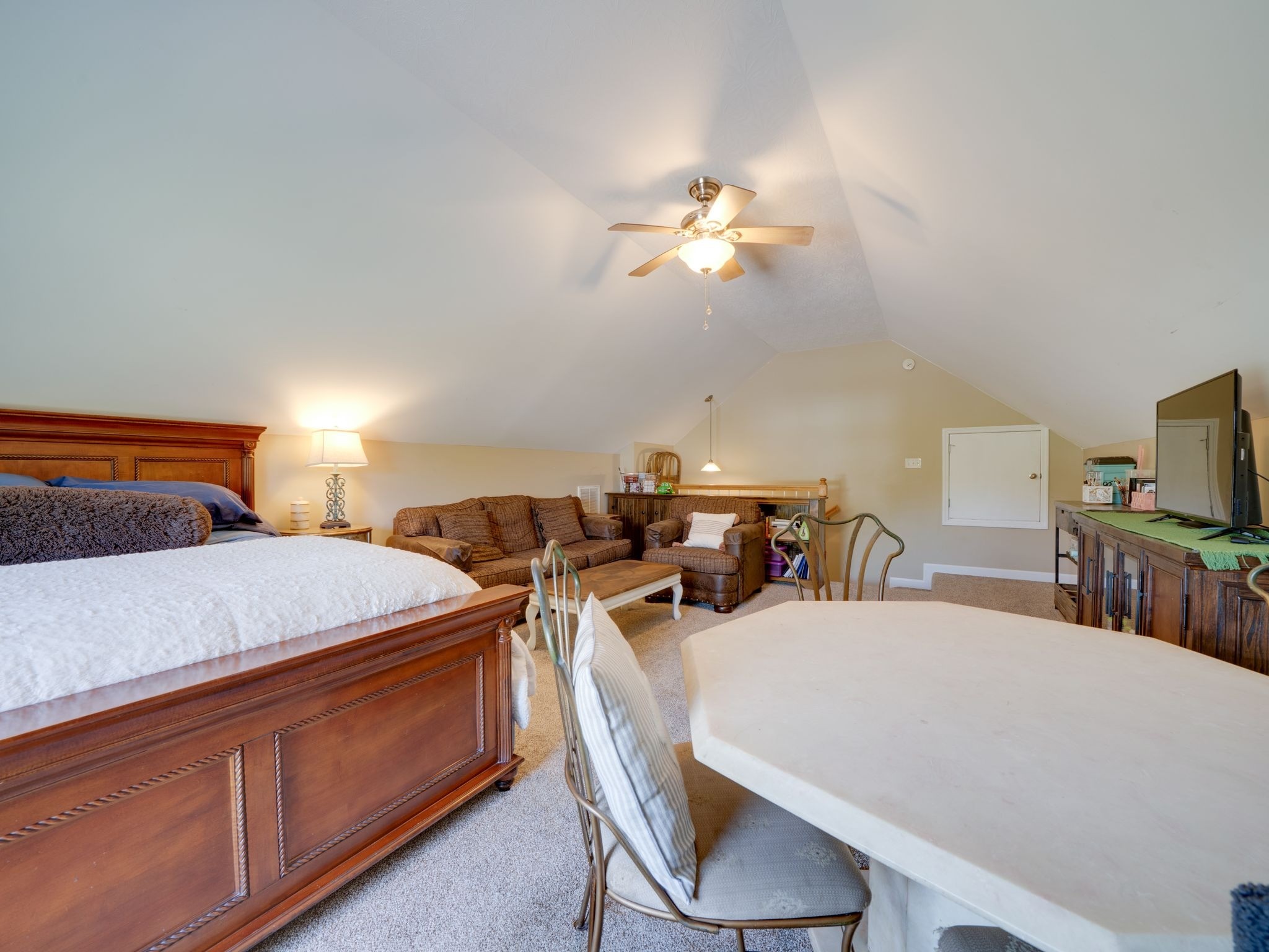 4492 Ironhorse Way Property Photo 24