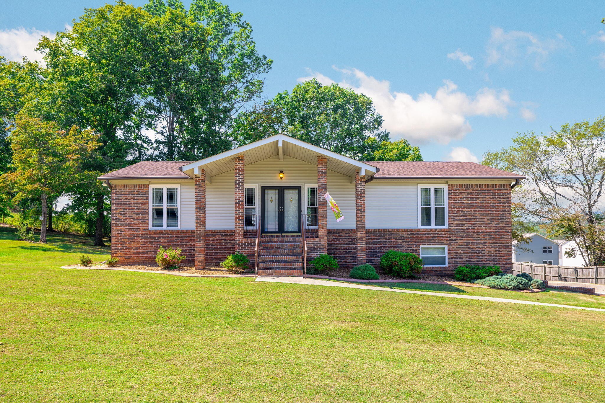 124 Overbrook Drive Property Photo 1