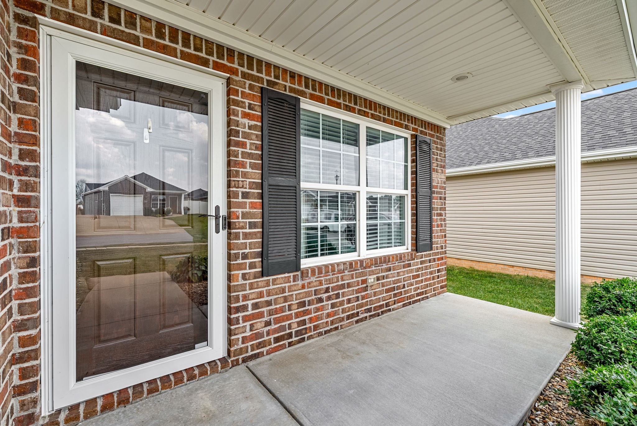 523 S Abbey Way Property Photo 4