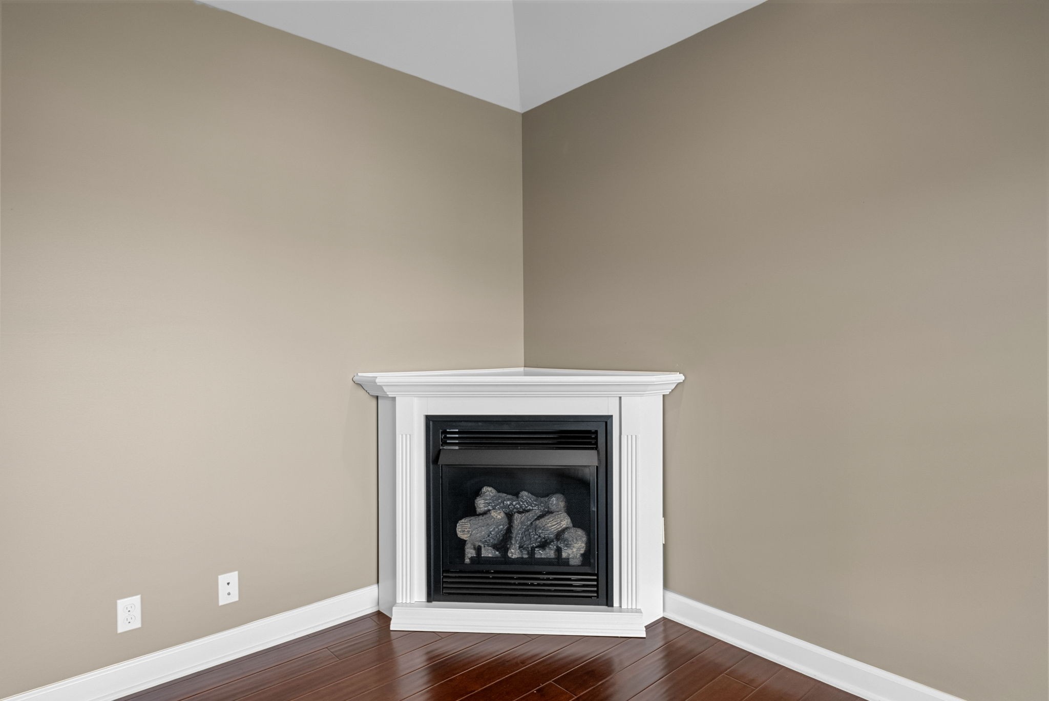 523 S Abbey Way Property Photo 8