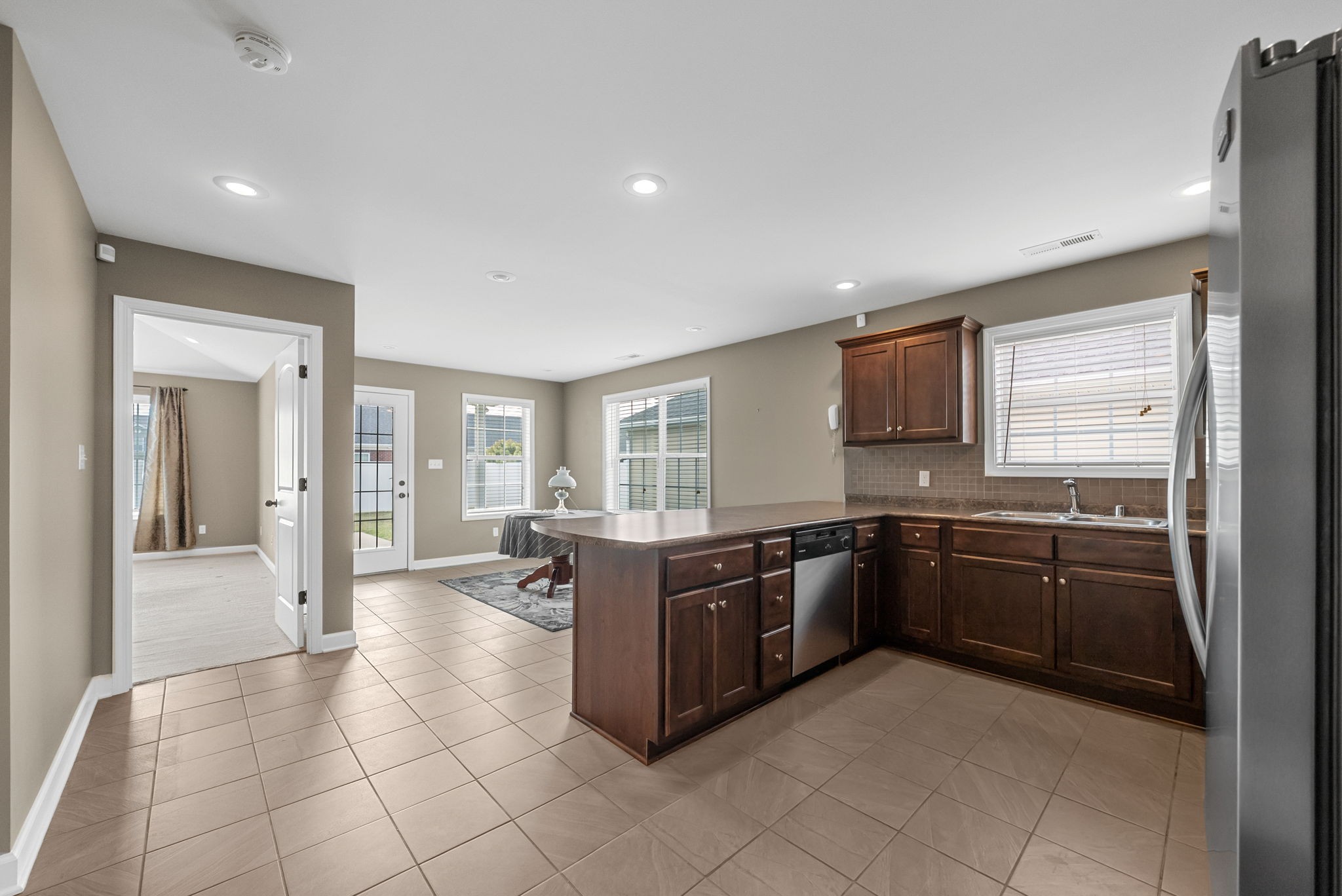 523 S Abbey Way Property Photo 9