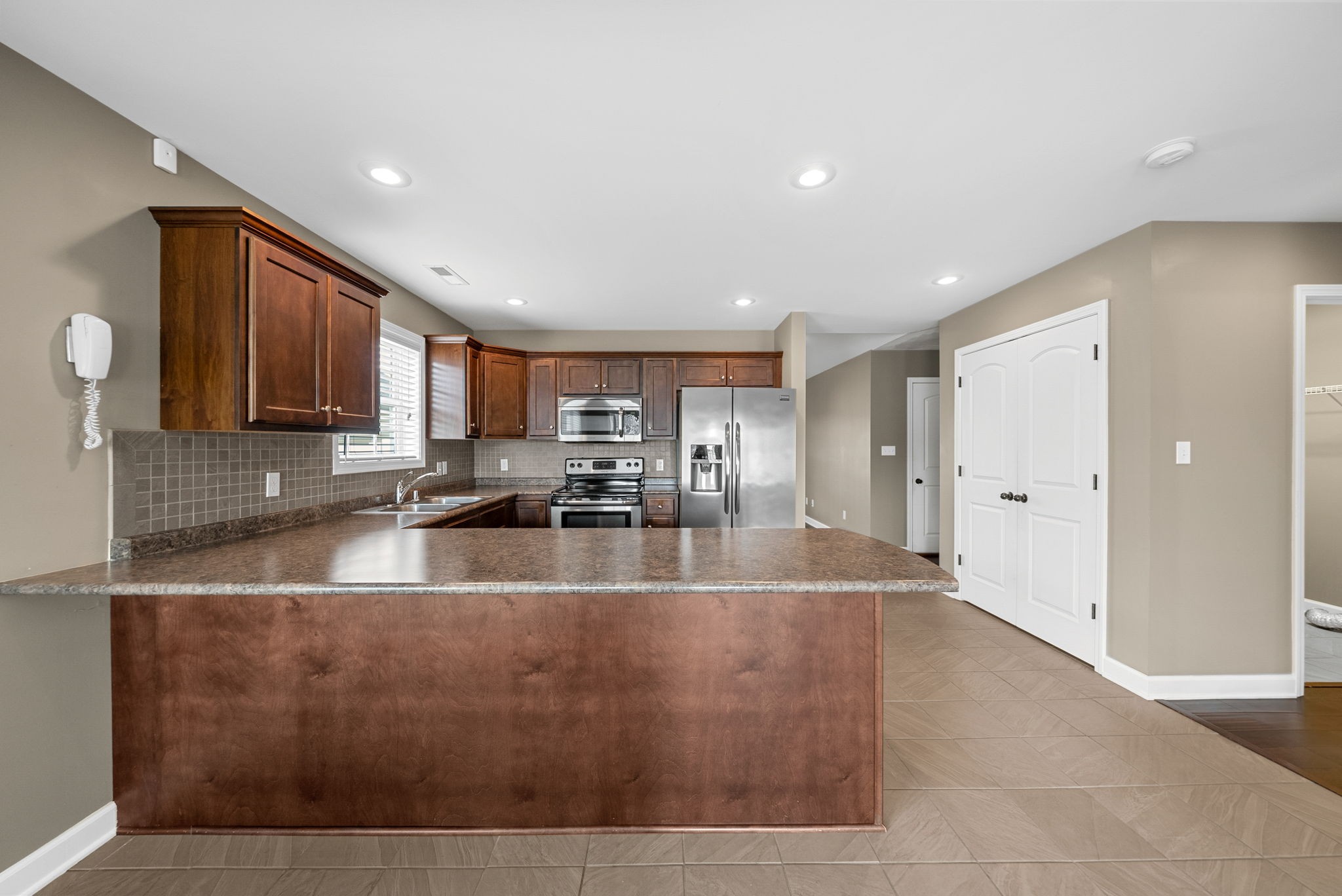 523 S Abbey Way Property Photo 11