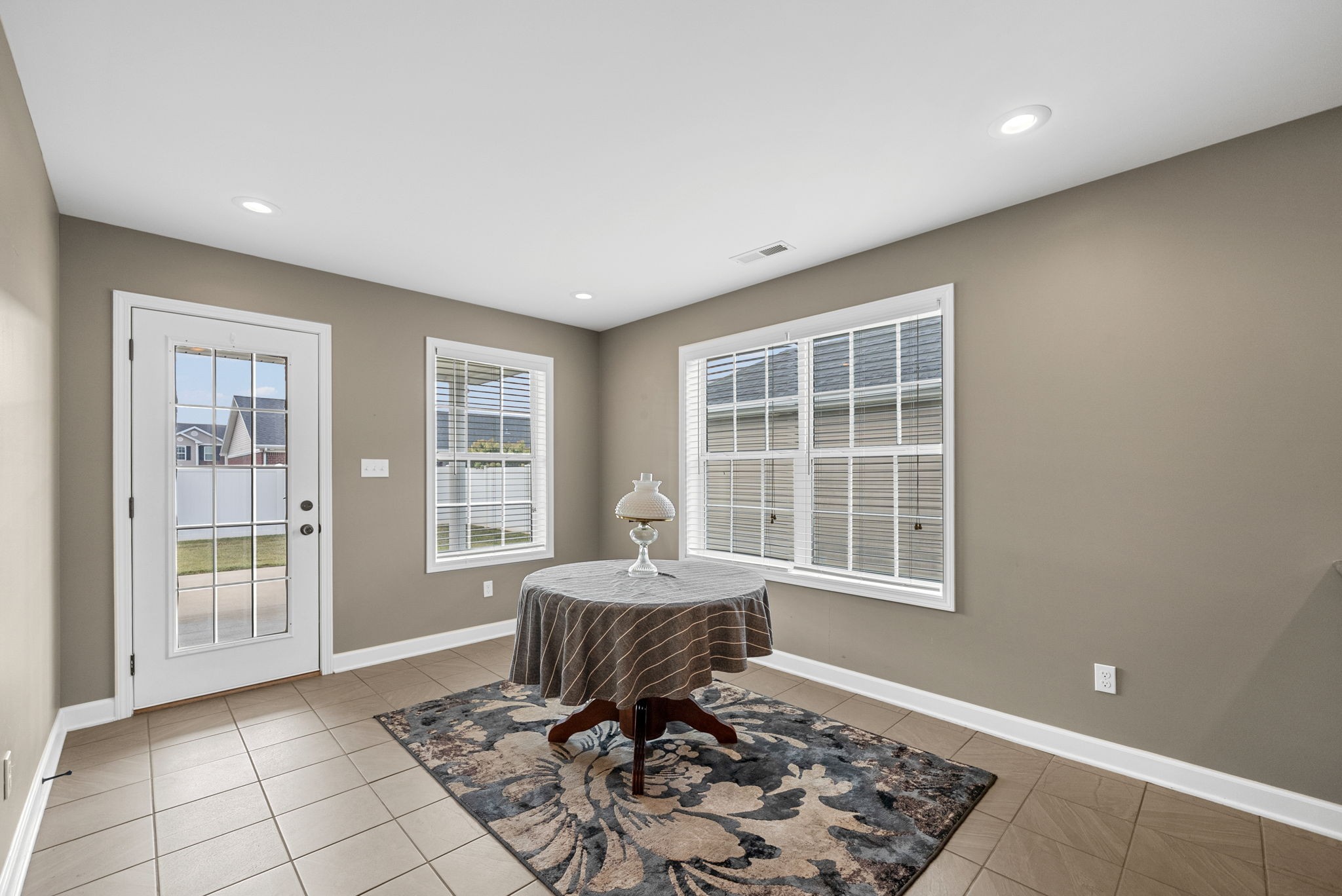 523 S Abbey Way Property Photo 12